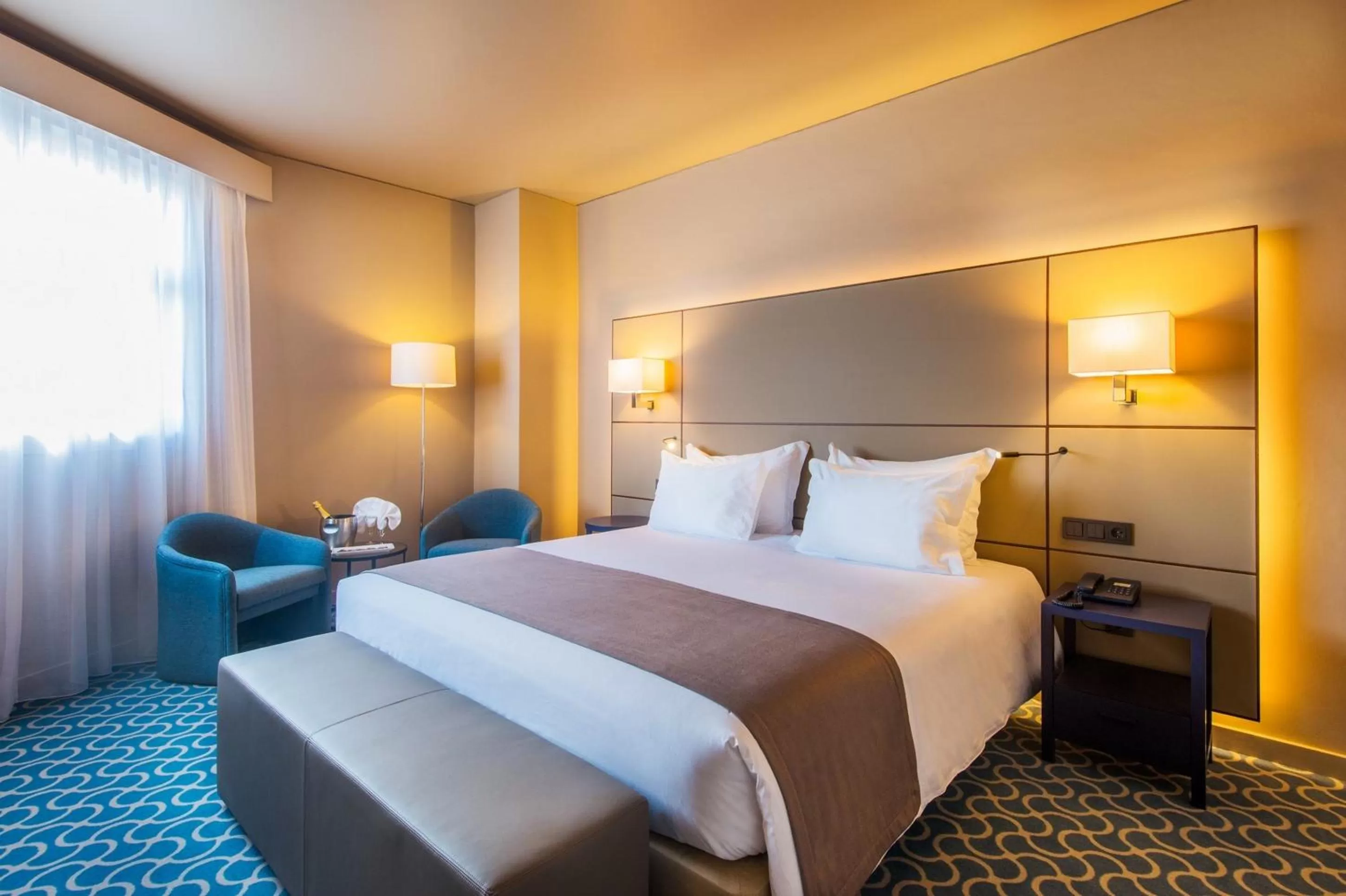 Photo of the whole room, Bed in Hotel Dom Henrique - Downtown