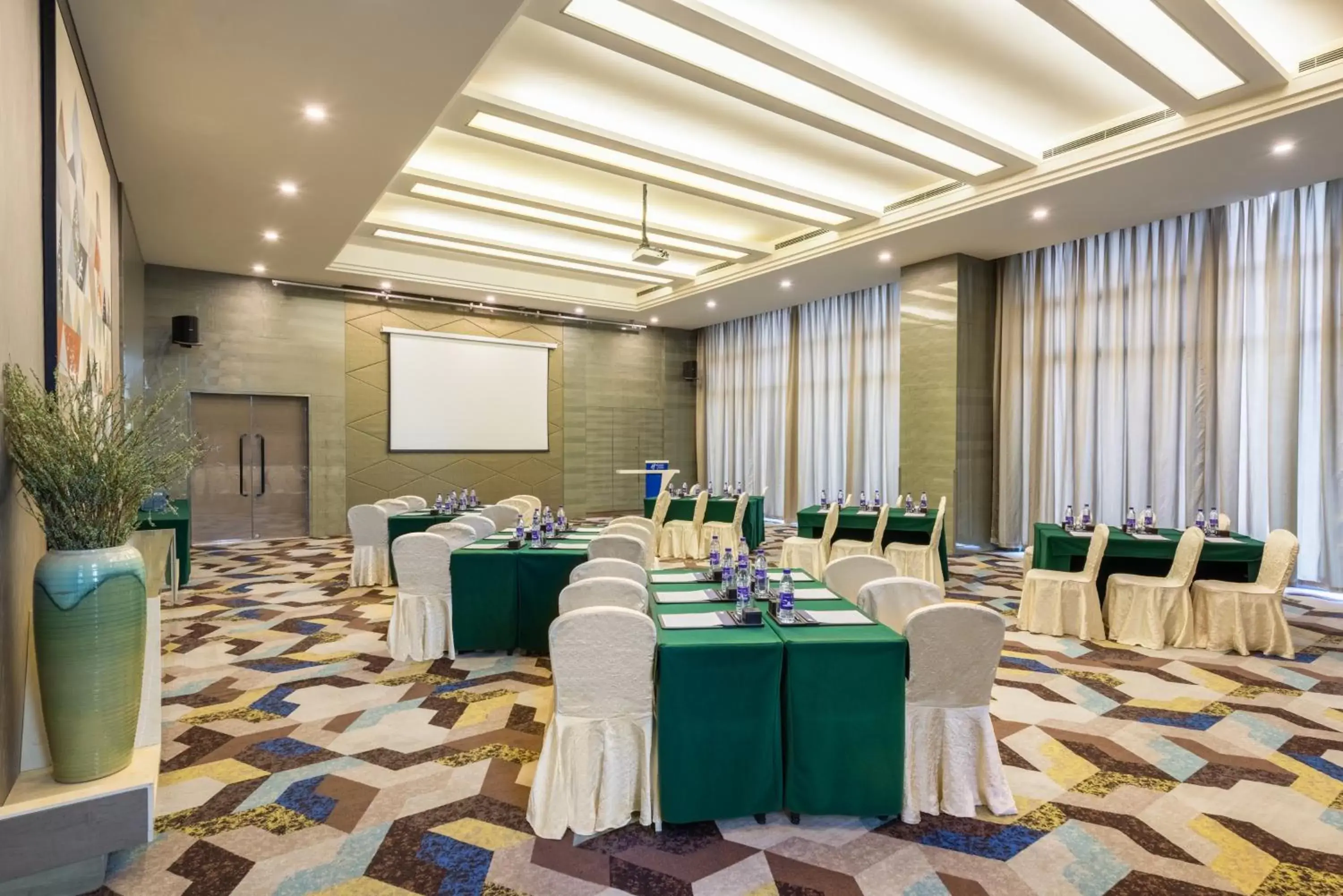 Meeting/conference room in Holiday Inn Express Beijing Yizhuang, an IHG Hotel