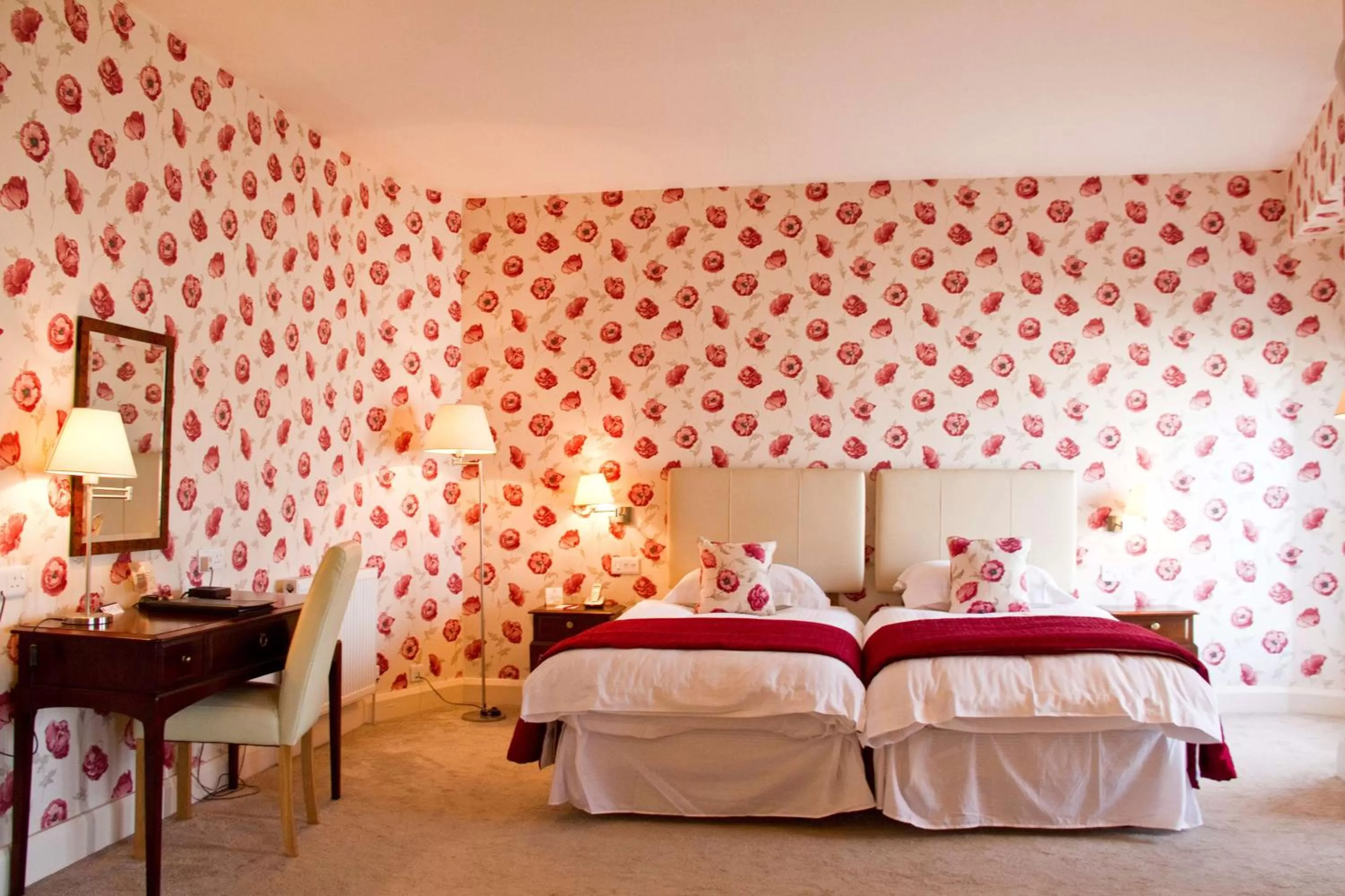 Photo of the whole room, Bed in Duke Of Cornwall Hotel