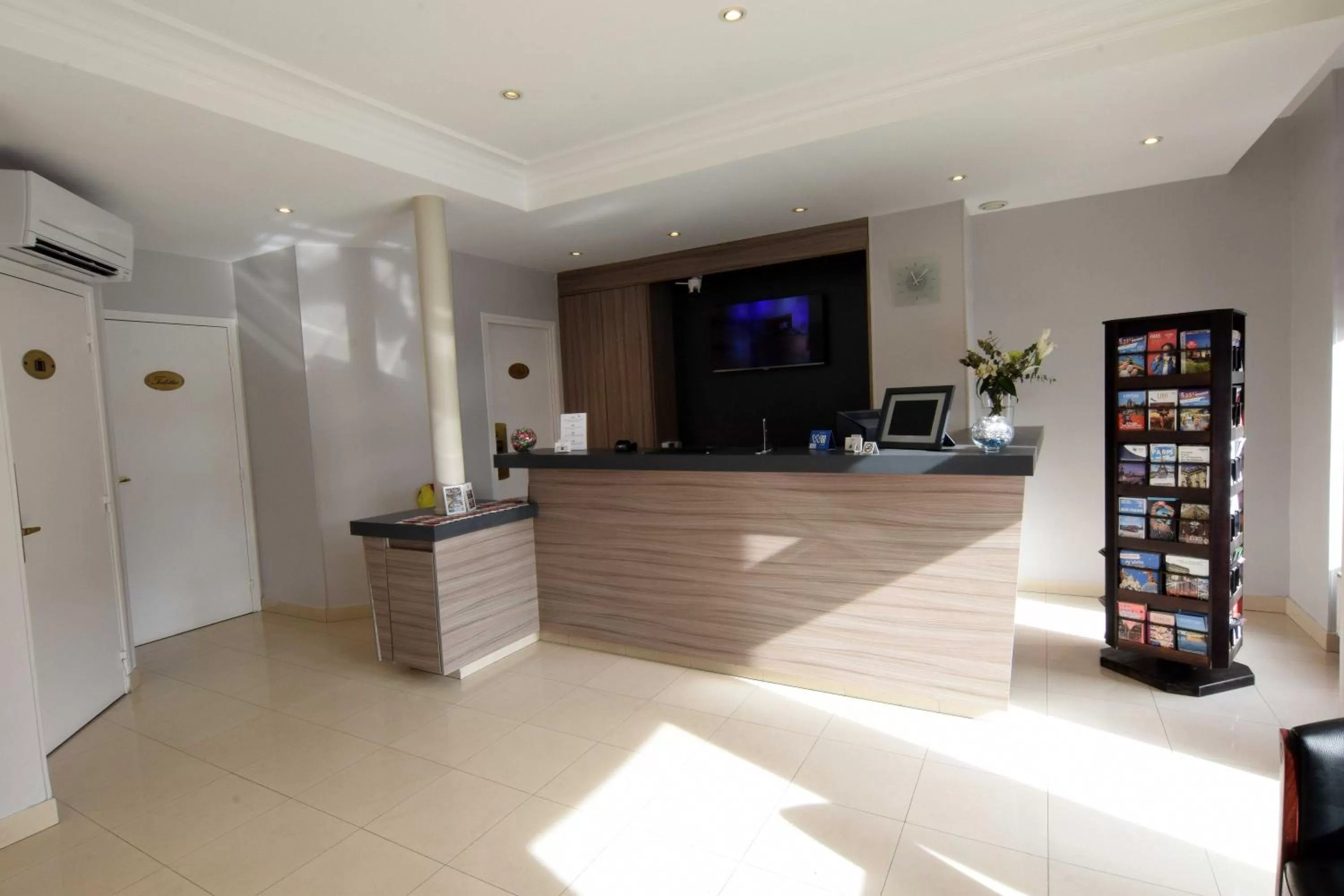 Lobby or reception in Alyss Saphir Cambronne Eiffel