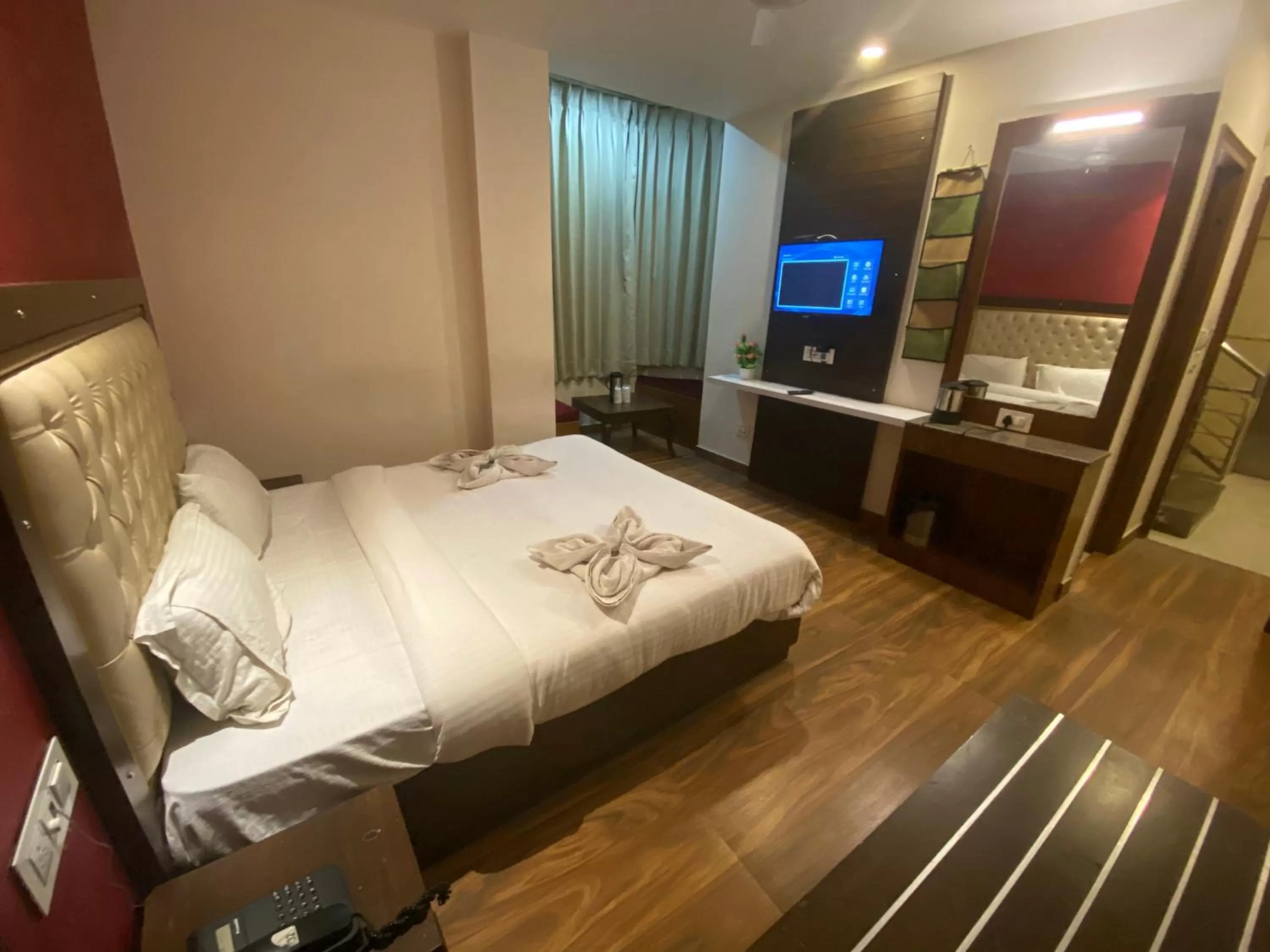 Bedroom, Bed in Hotel Ambika Resort Manali