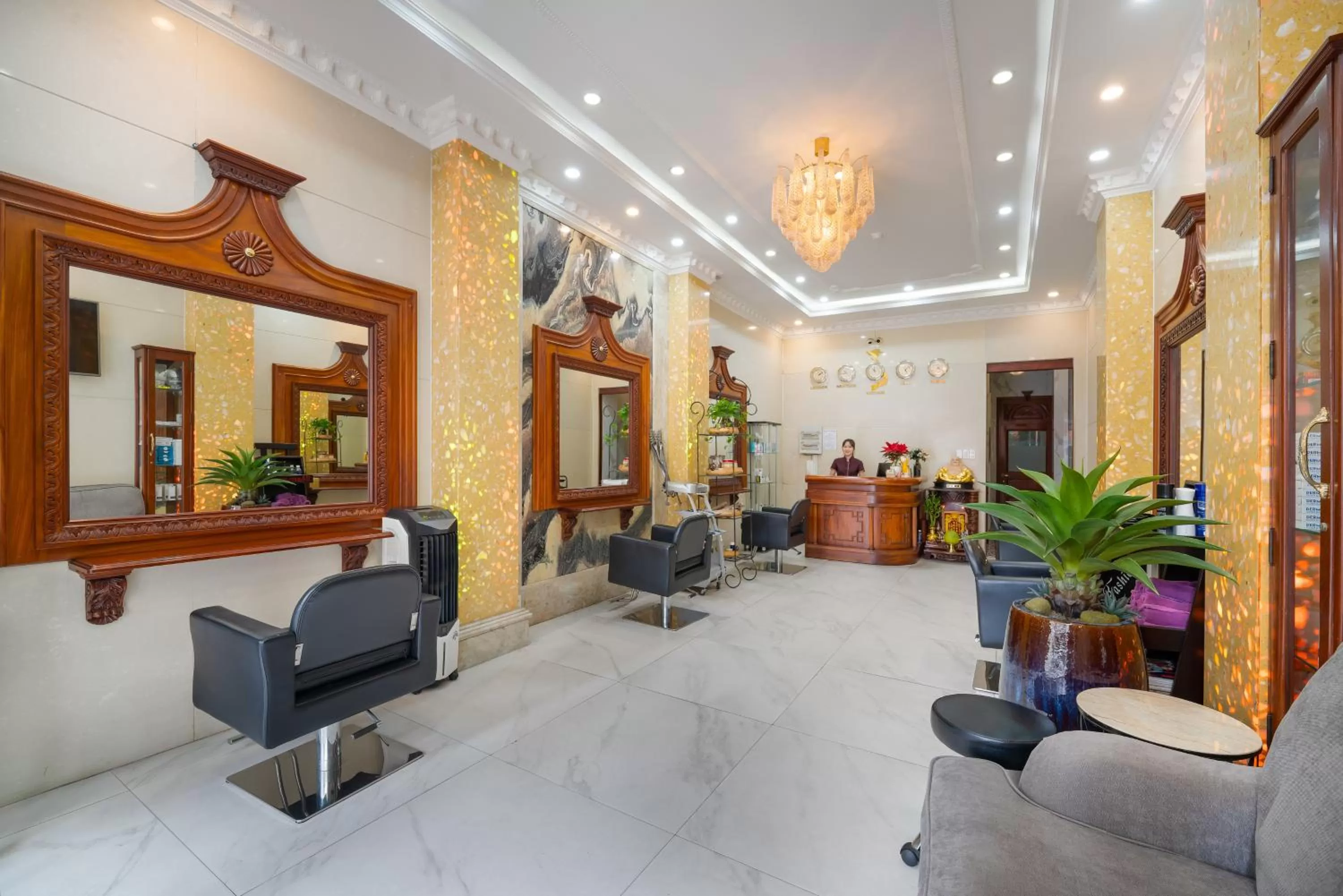 Spa and wellness centre/facilities, Lobby/Reception in Tuong Vy Ben Thanh Hotel