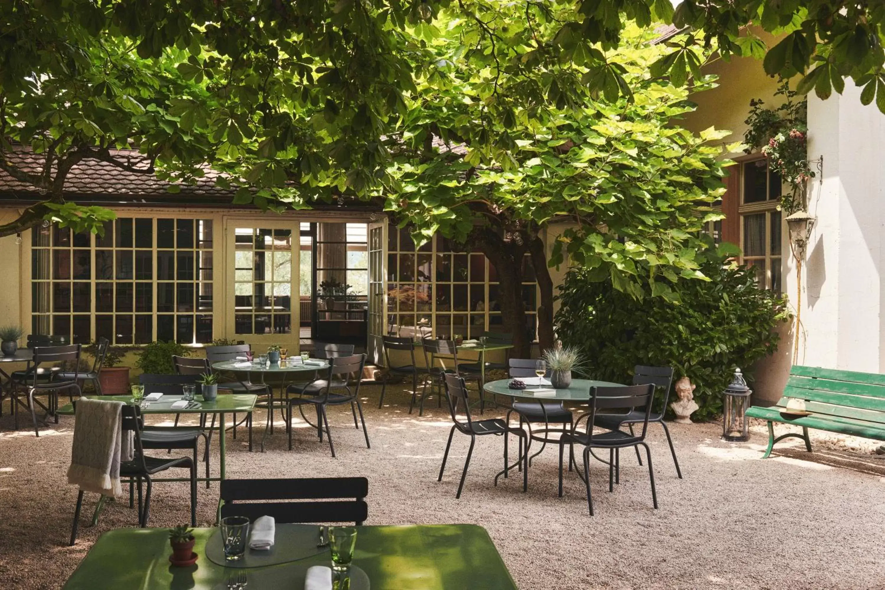 Patio, Restaurant/Places to Eat in Hotel Bad Murtensee