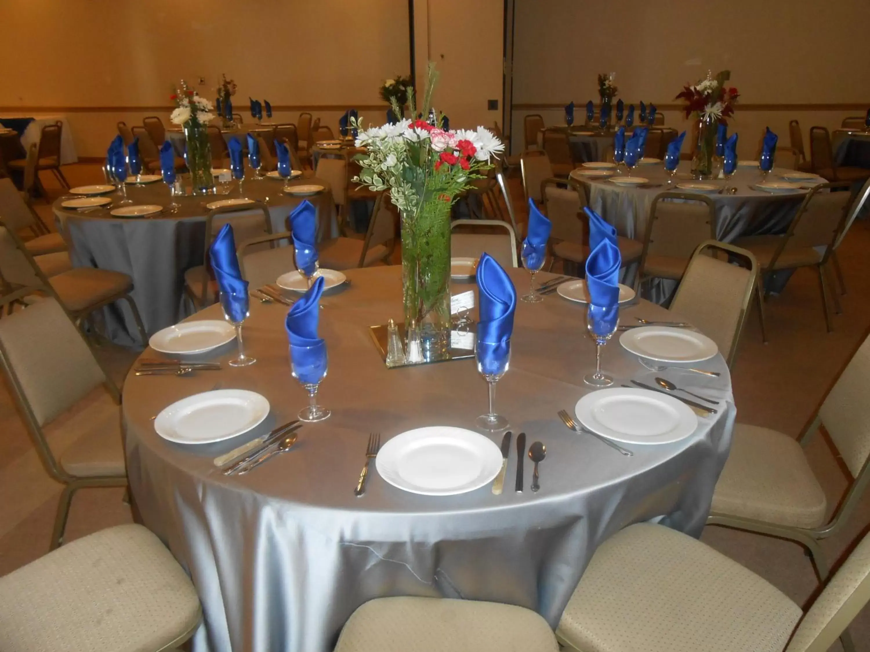 Business facilities, Restaurant/Places to Eat in Carson City Plaza Hotel