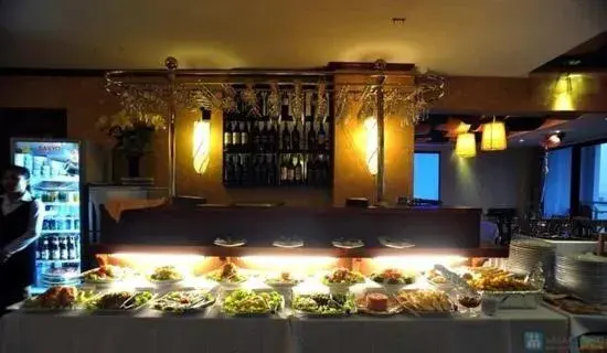 Food, Lounge/Bar in Sunset Westlake Hanoi Hotel