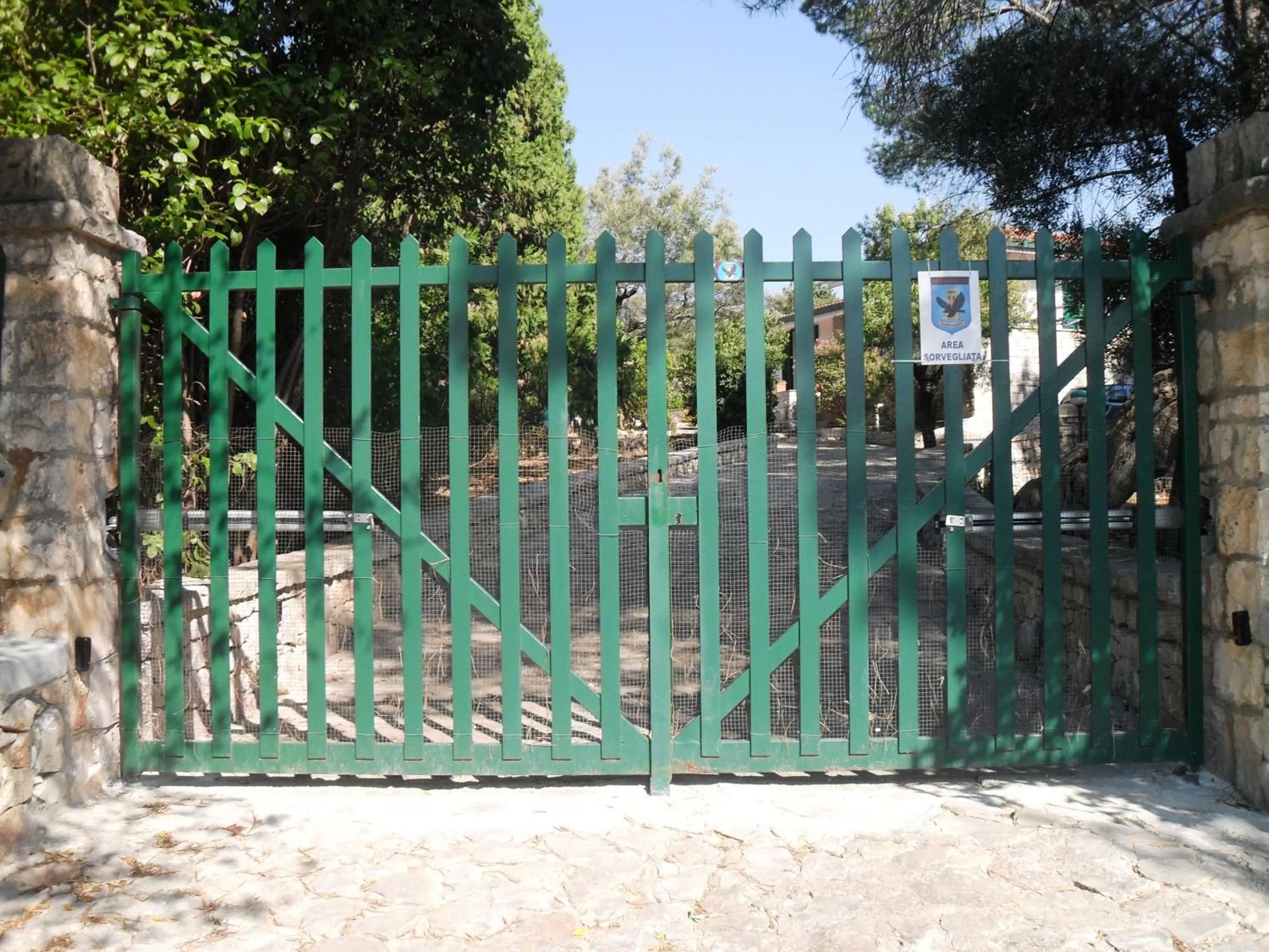 Facade/entrance in i gù books & rooms