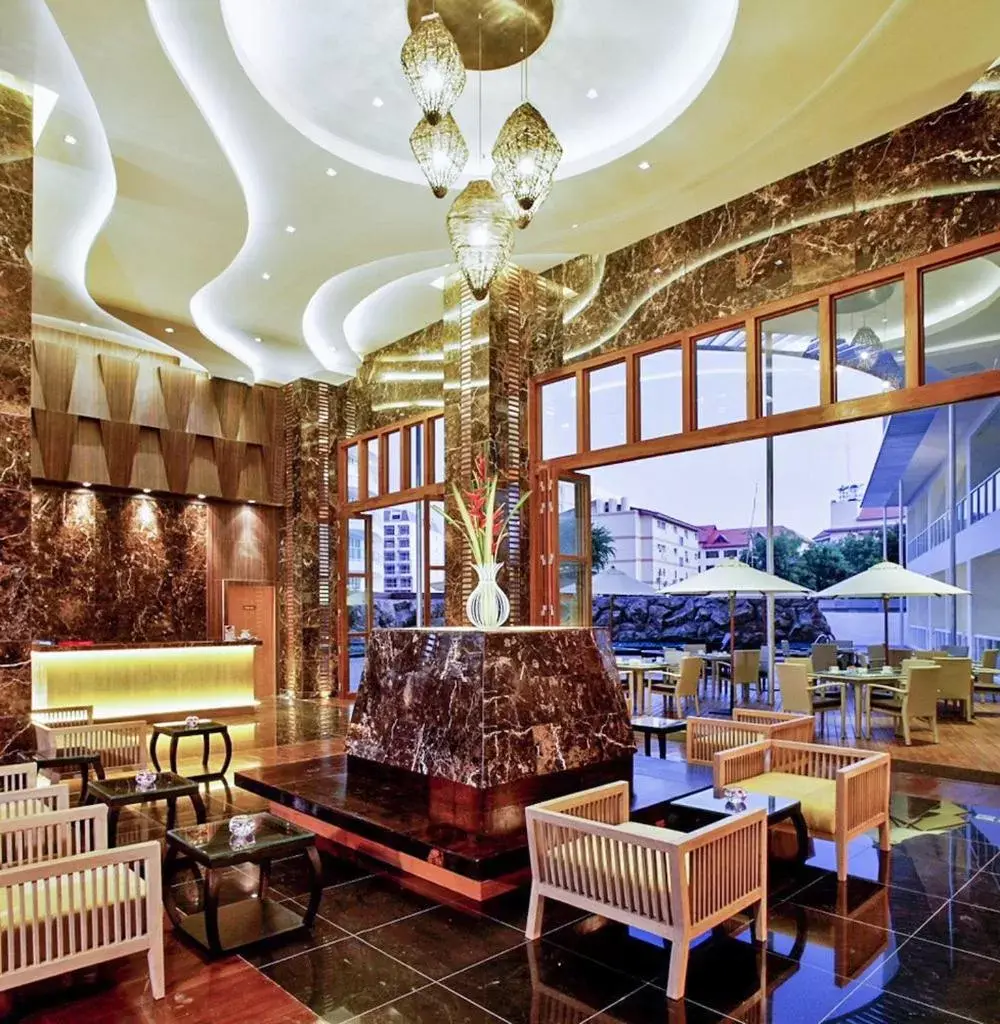 Lobby or reception, Restaurant/Places to Eat in Centara Nova Hotel and Spa Pattaya