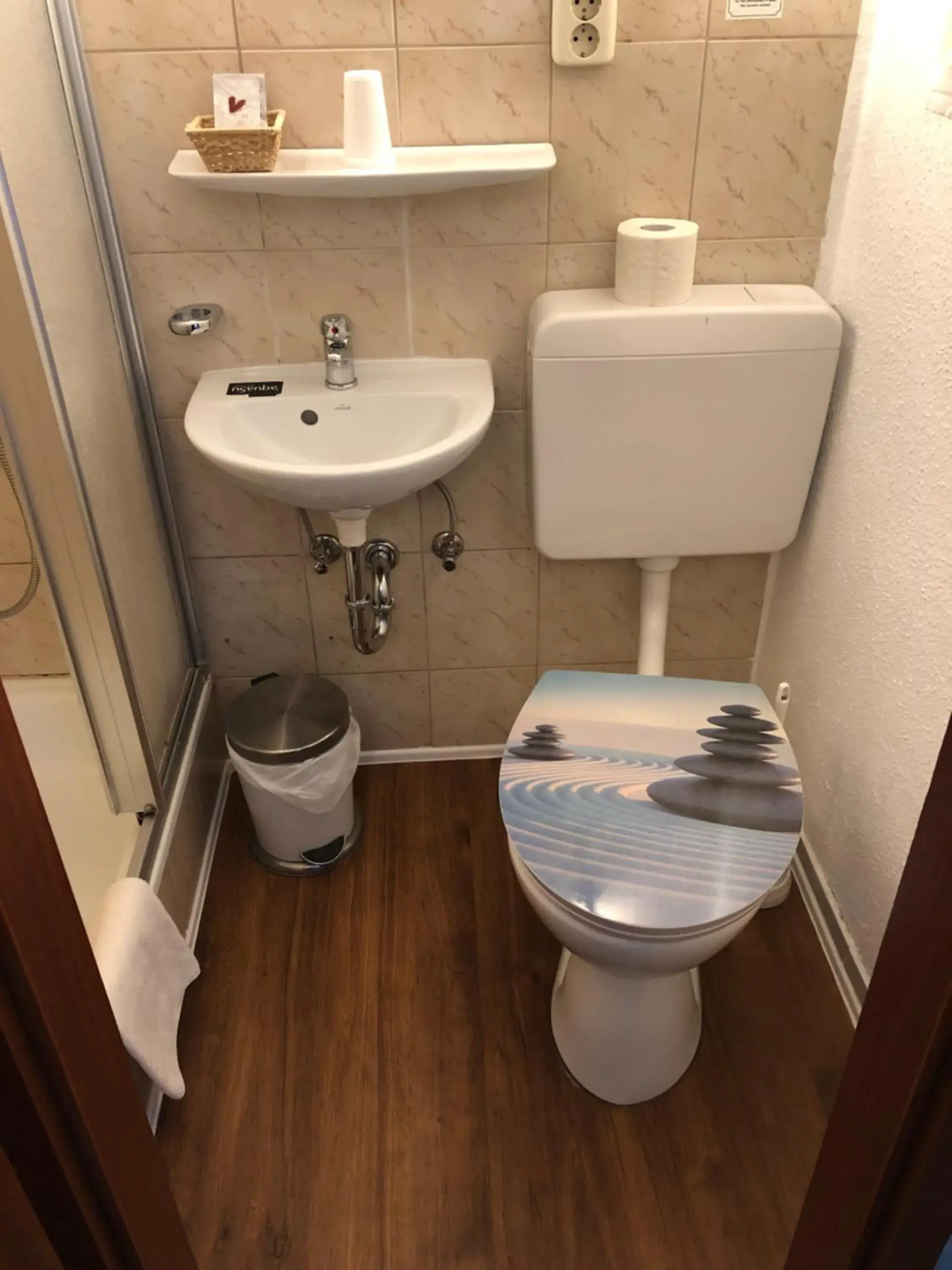 Bathroom in Hotel Galleria Munich