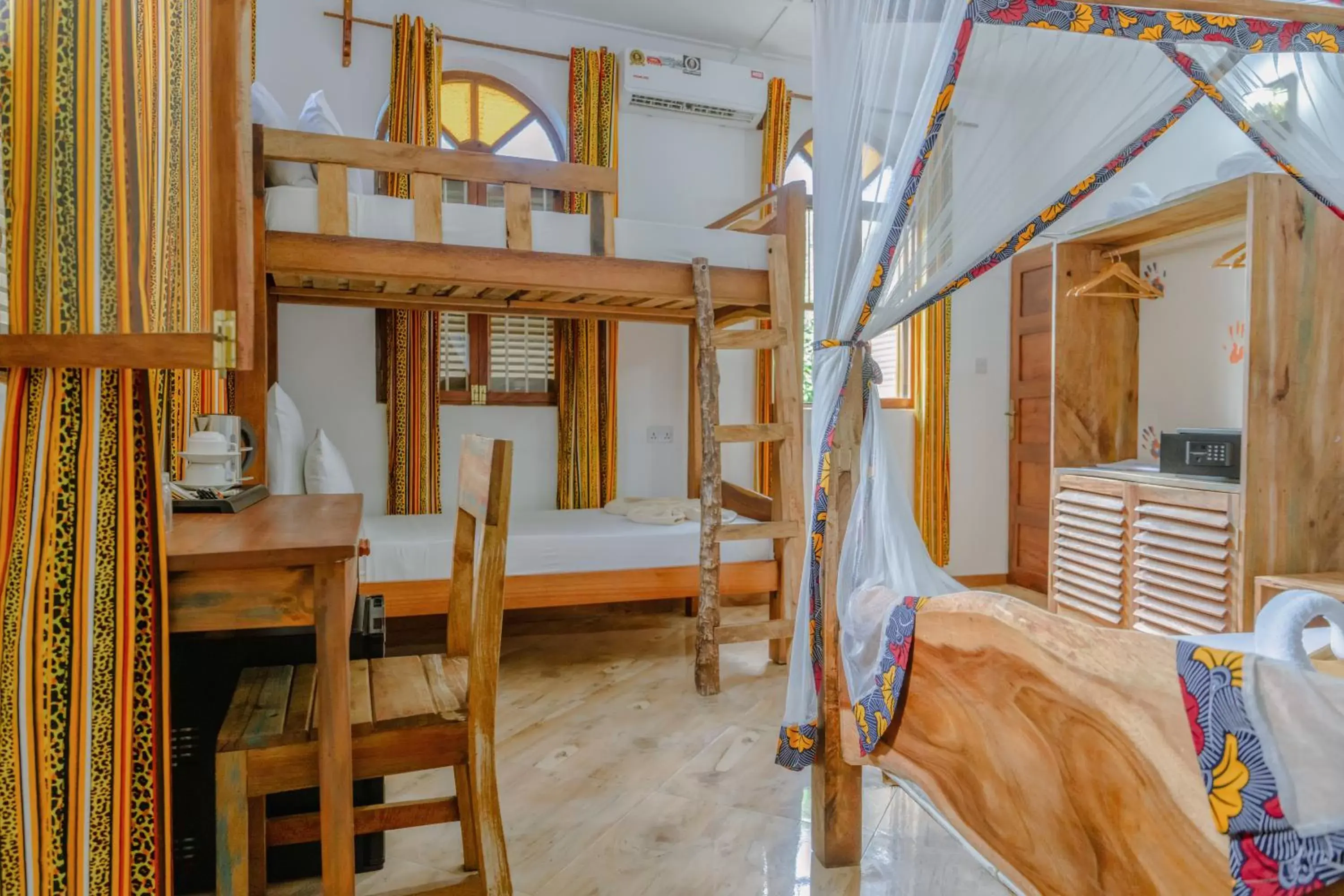 Bedroom, Bunk Bed in Shoki Shoki House Stone Town