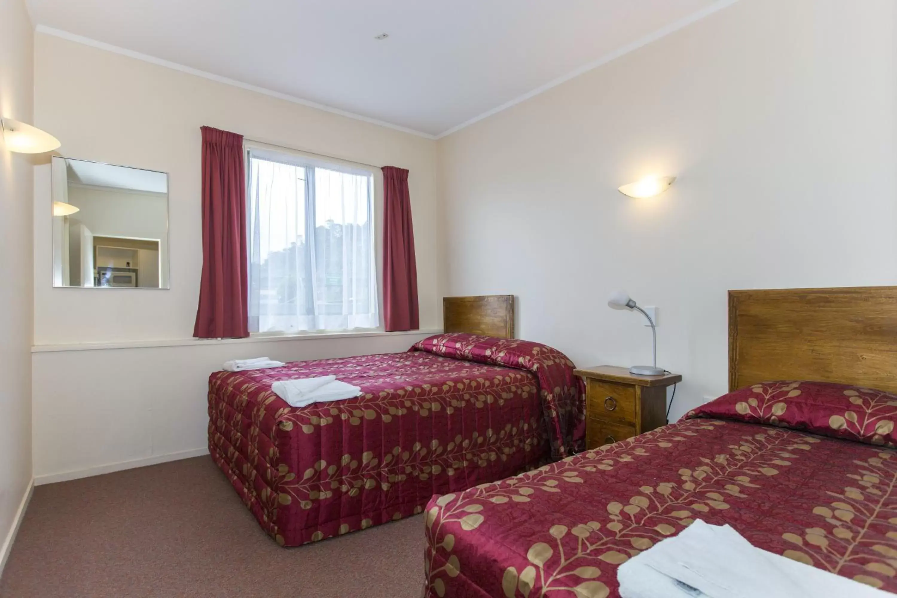 Two-Bedroom Apartment in Fernhill Motor Lodge Two-Bedroom Apartment in Fernhill Motor Lodge