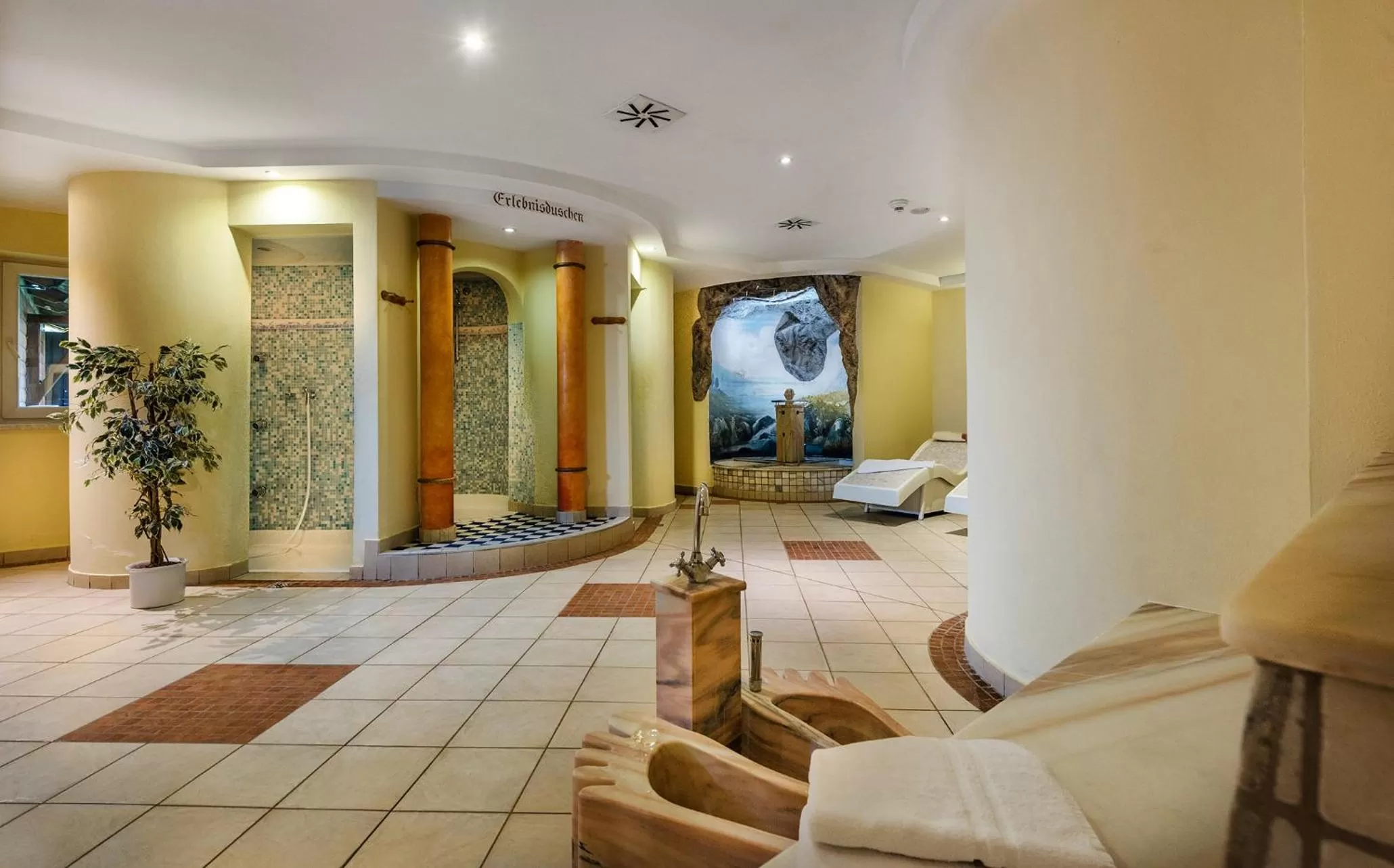 Spa and wellness centre/facilities in Johannesbad Hotel Palace