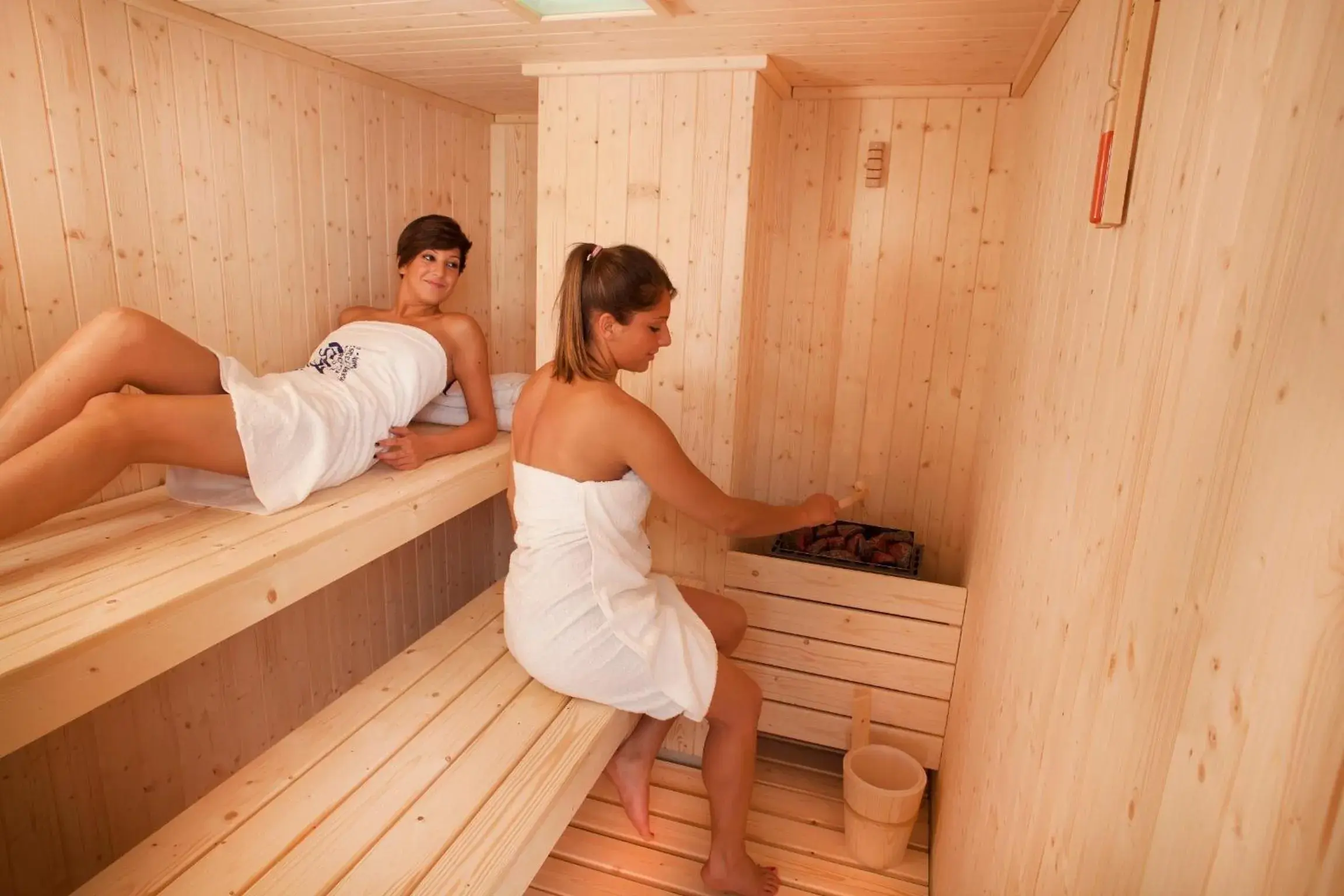 Spa and wellness centre/facilities, Guests in Hotel Zeus
