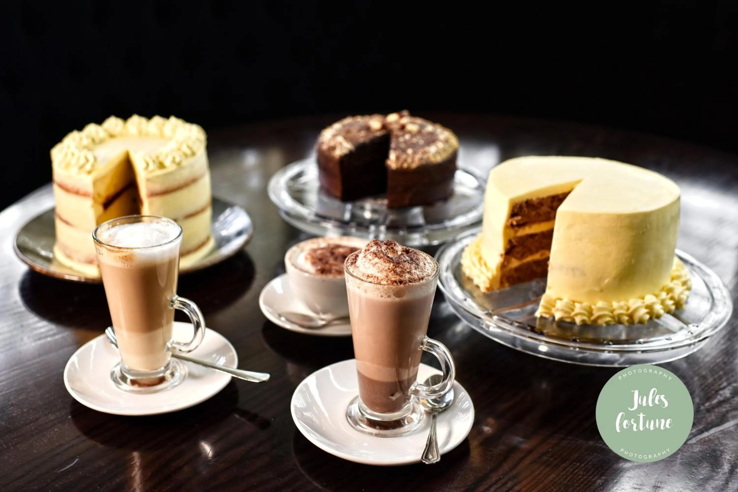 Food and drinks in Red Hall Hotel