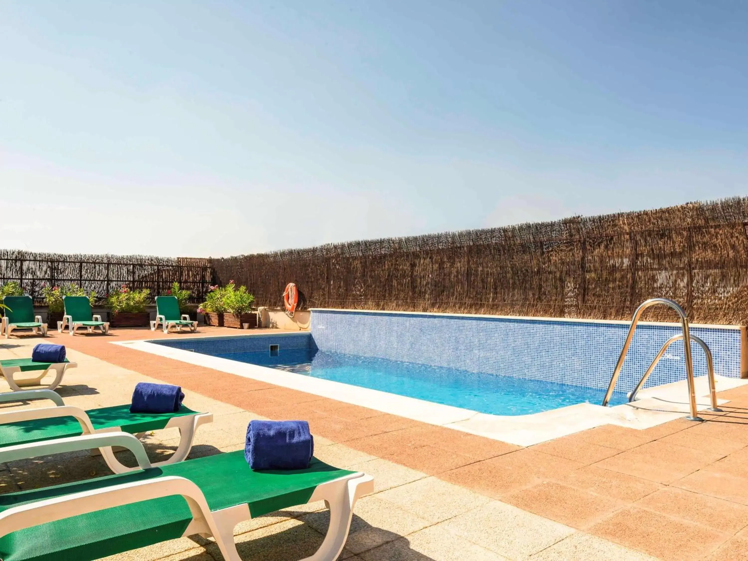 On site, Swimming Pool in Ibis Granada