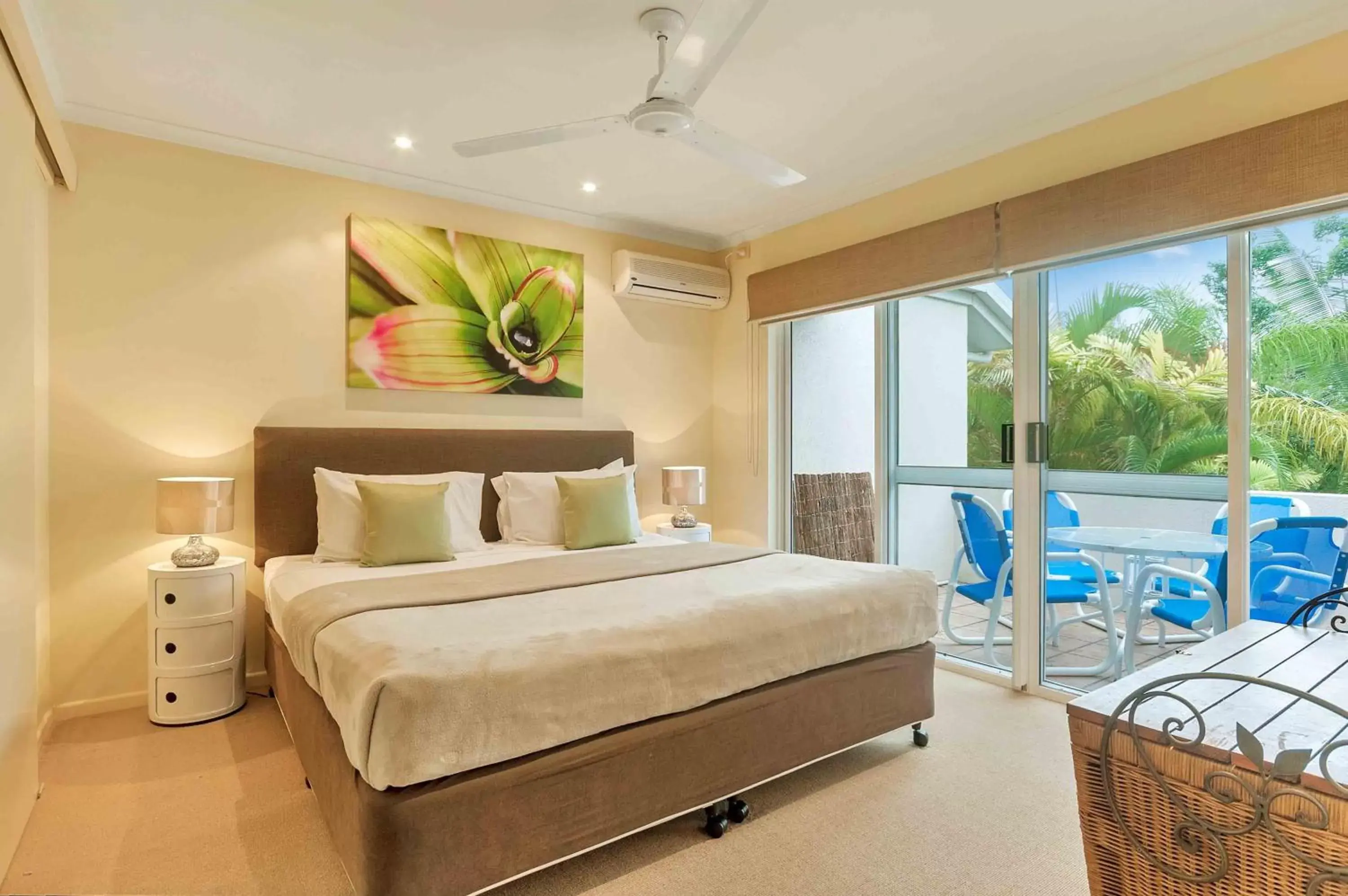 Two-Bedroom Villa with Private Pool in The Villas Palm Cove-PRIVATE POOL in each villa Two-Bedroom Villa with Private Pool in The Villas Palm Cove-PRIVATE POOL in each villa