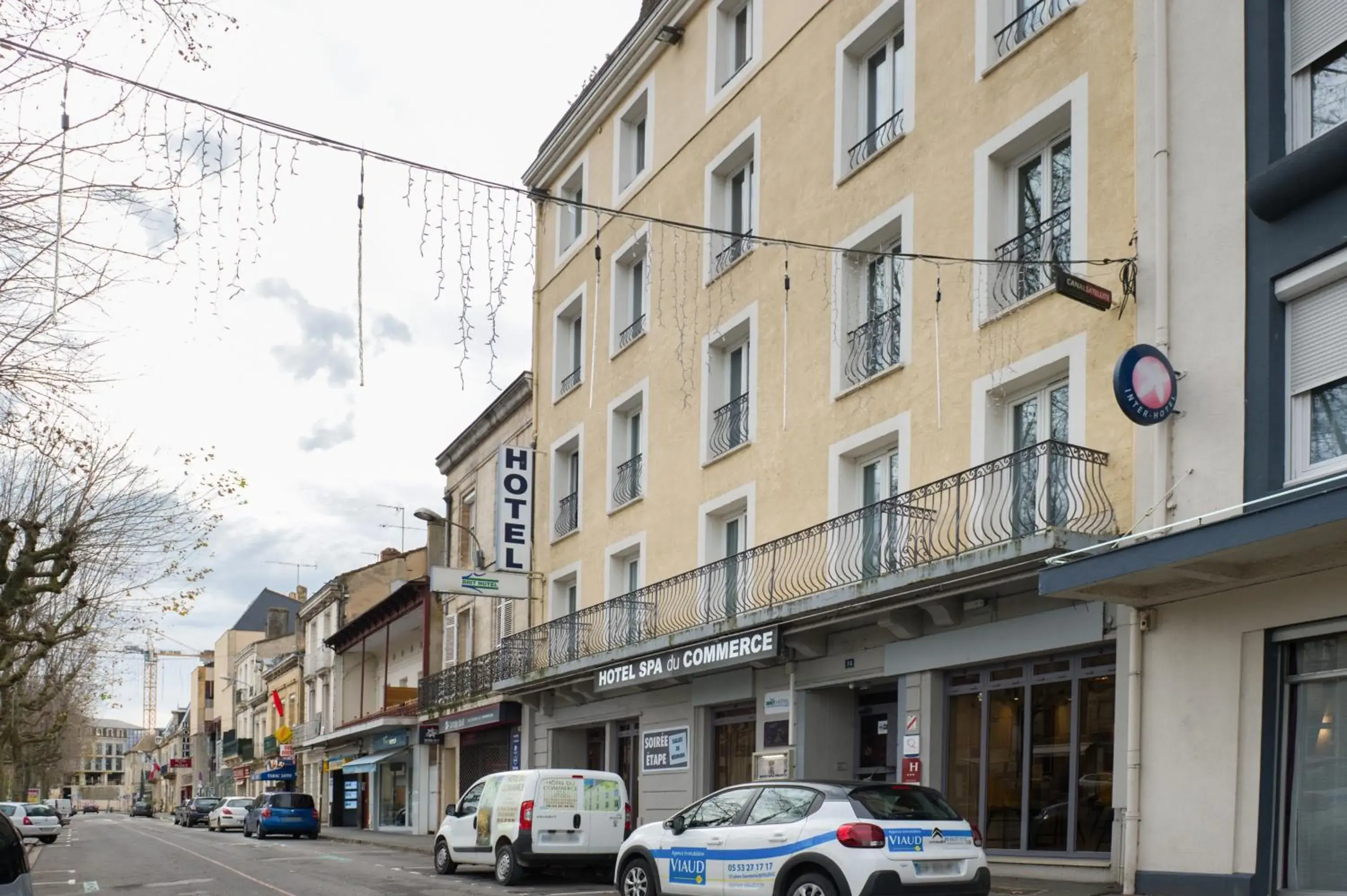 Property Building in Brit Hotel du Commerce Bergerac