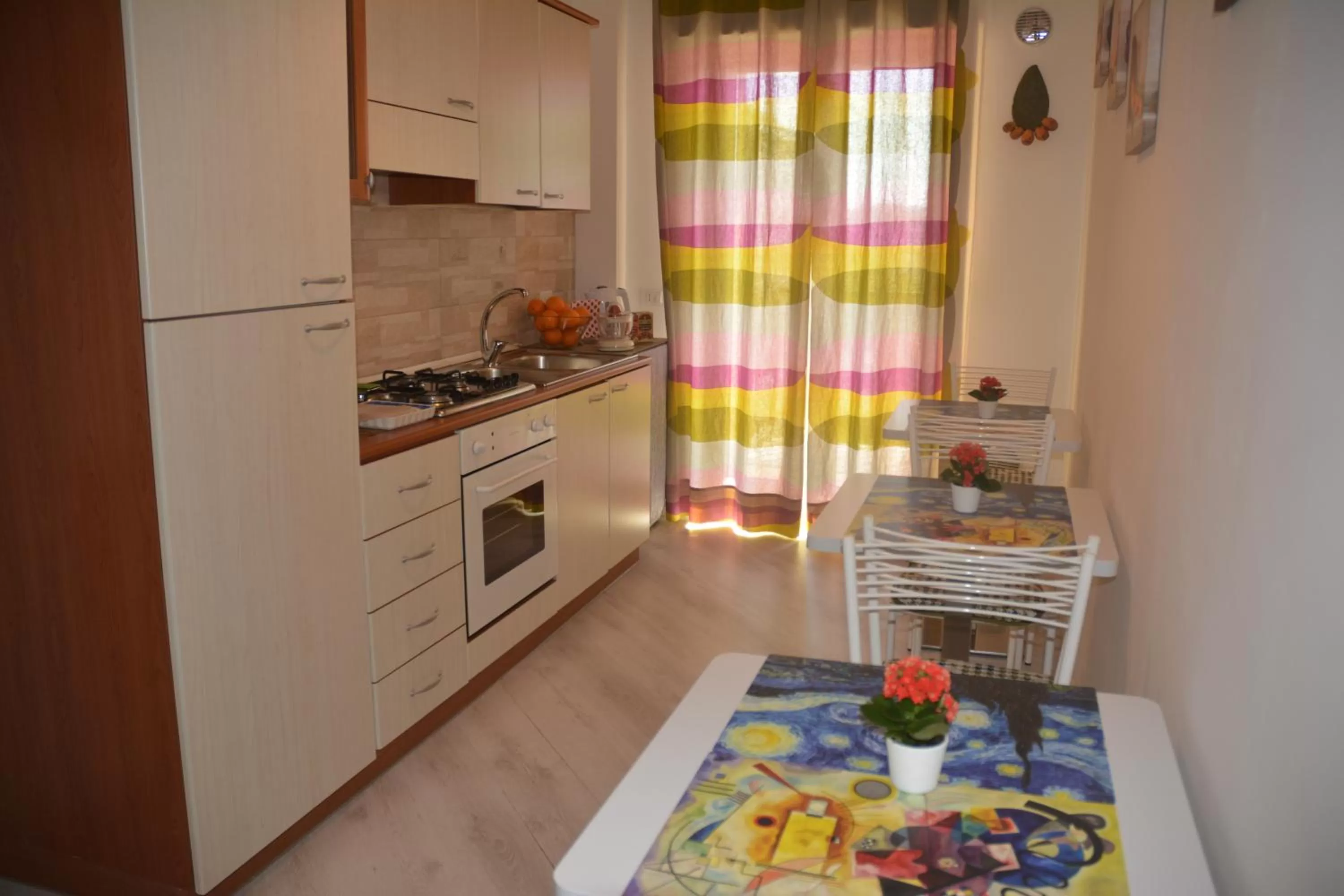 Communal kitchen in ART B&B