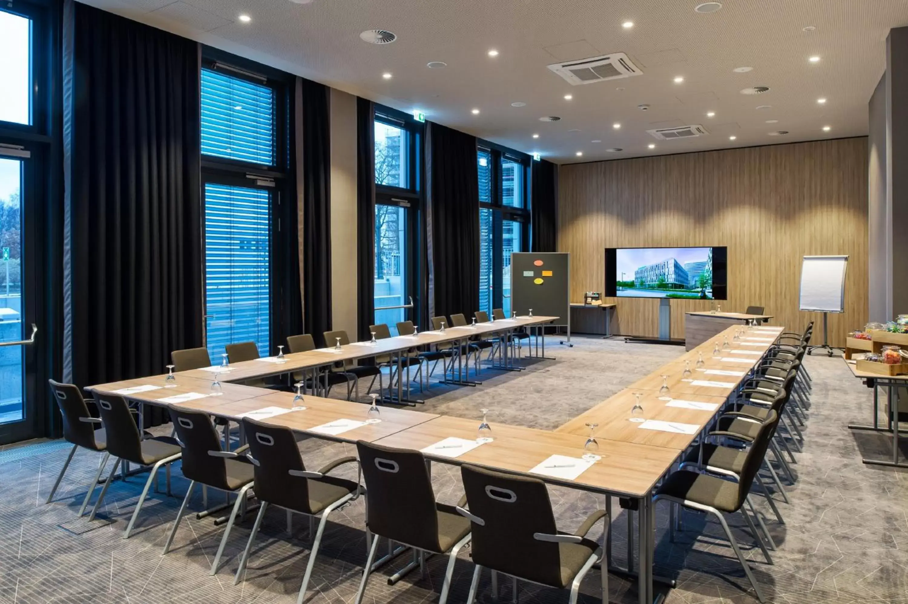 Meeting/conference room in Holiday Inn Frankfurt Airport, an IHG Hotel