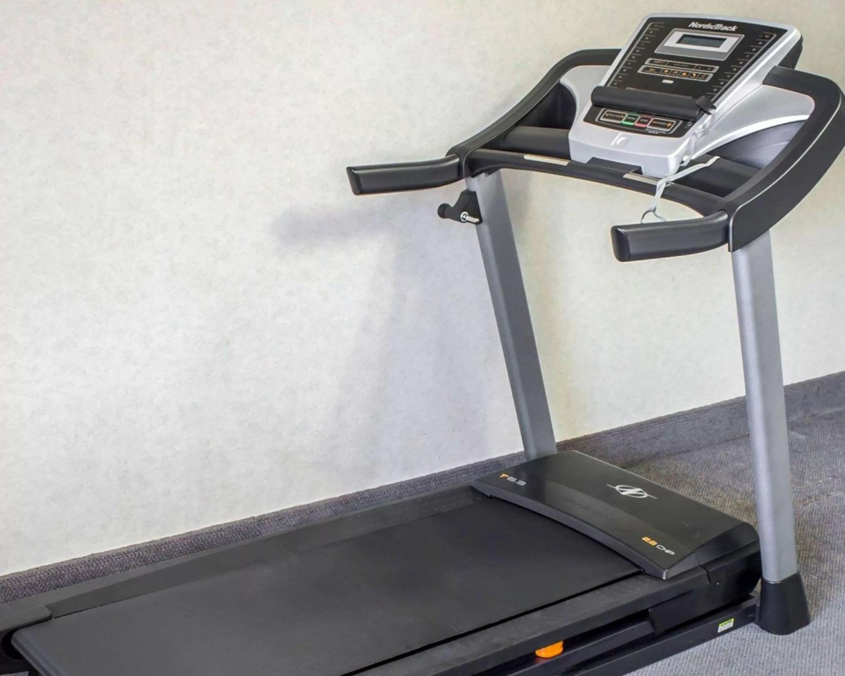 Fitness centre/facilities in Econo Lodge Inn & Suites Colonie Center Mall