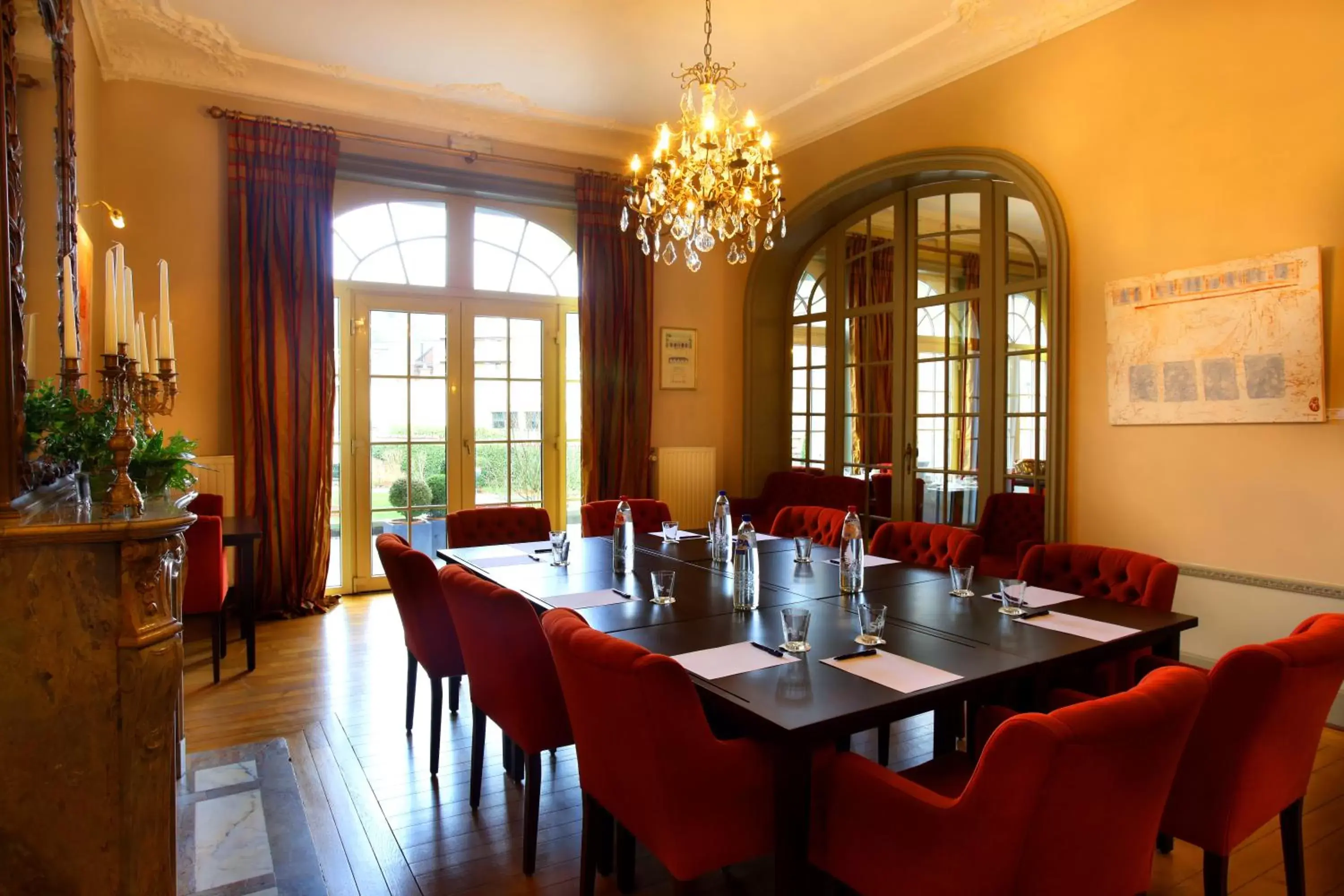 Business facilities in La Villa des Fleurs