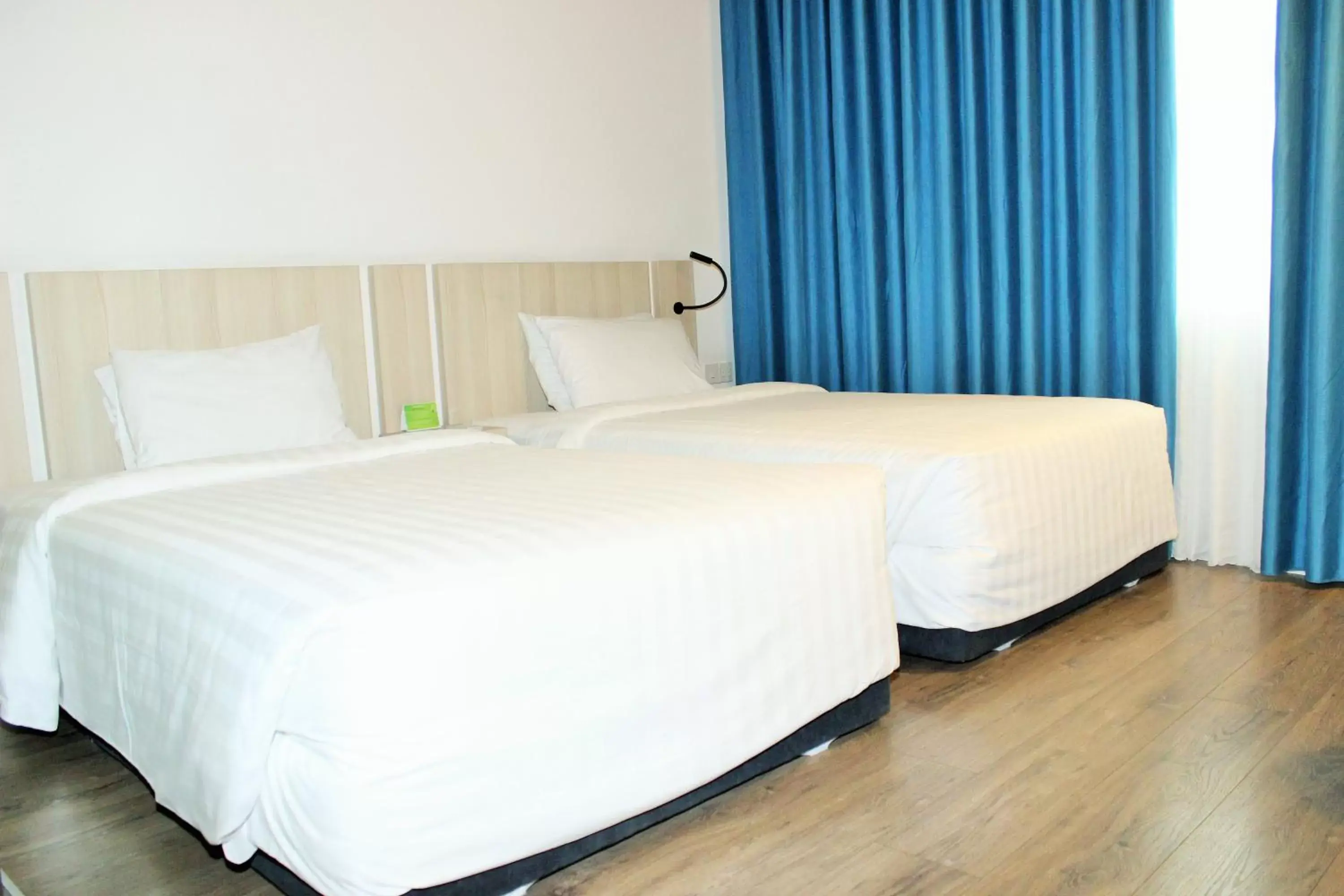 TV and multimedia, Bed in Liberty Hotel Saigon Greenview