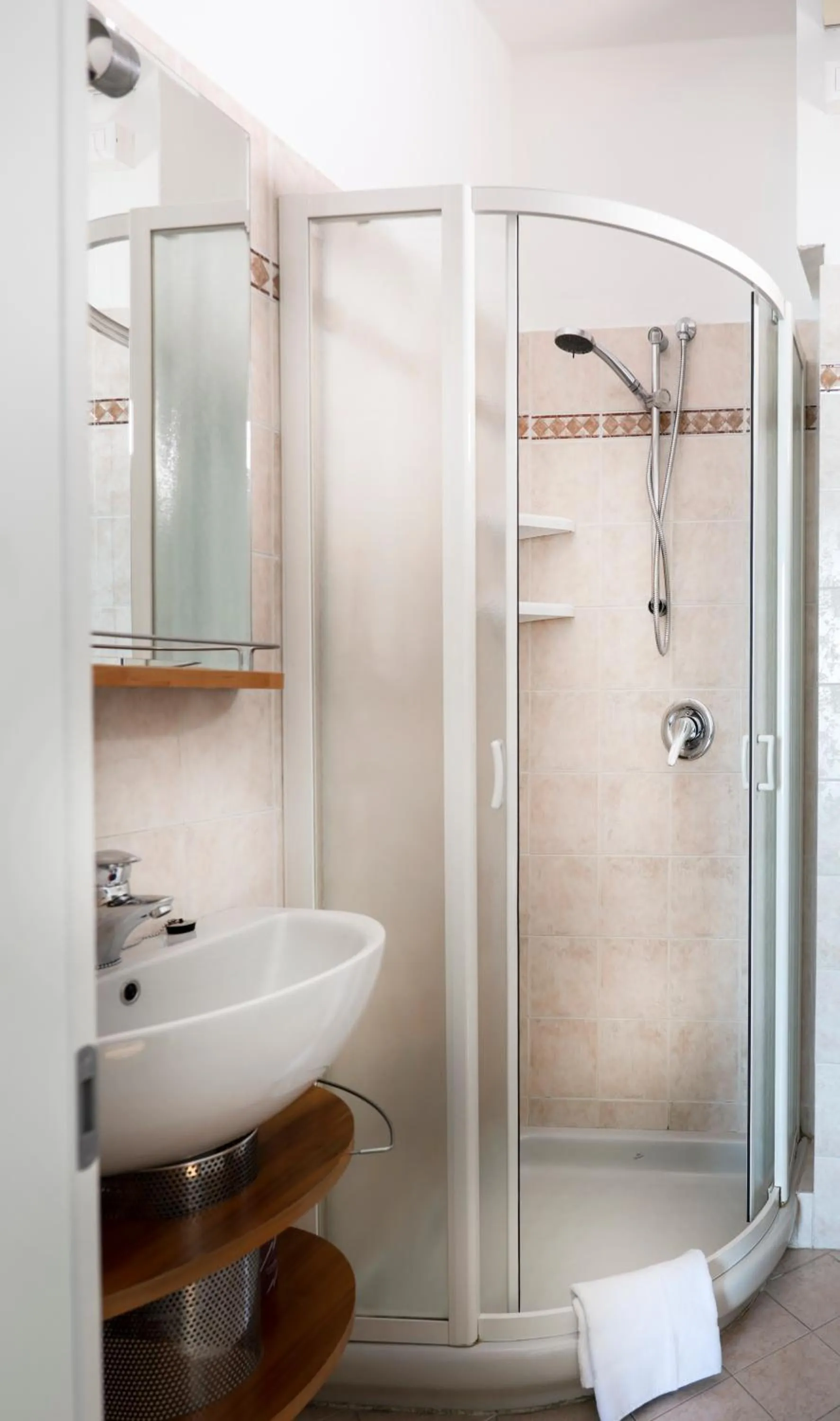 Shower in Hotel Riviera