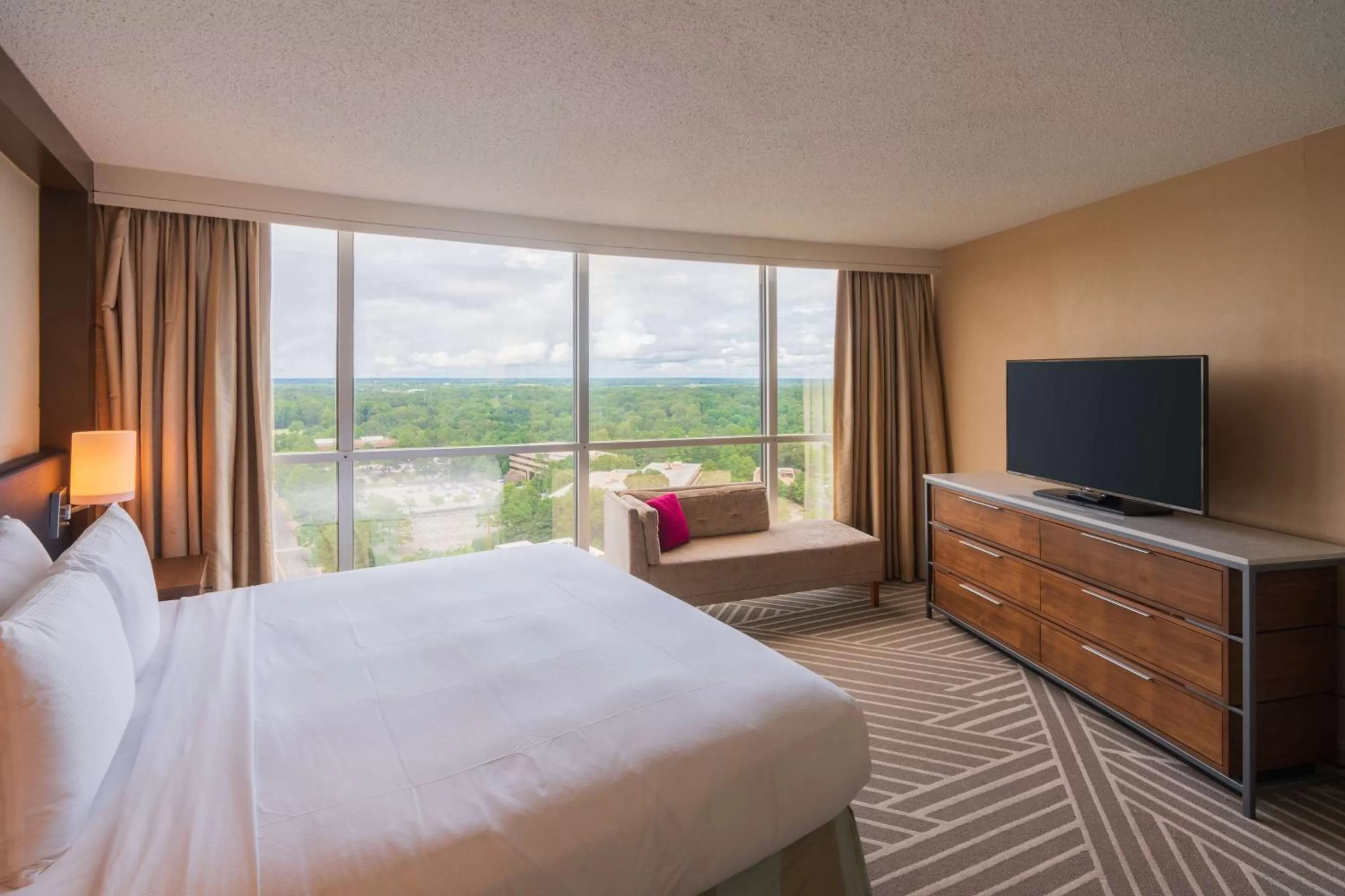 Bed in Hilton Memphis