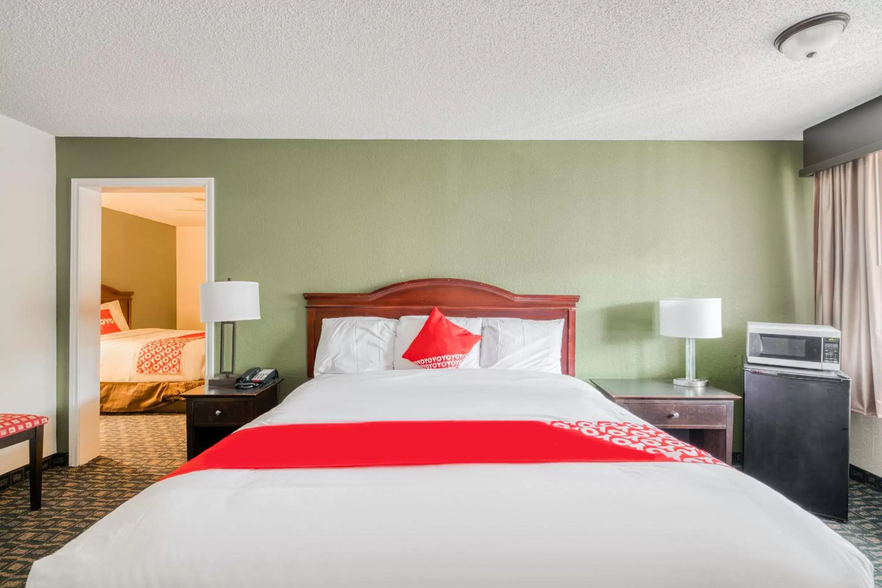 Bedroom, Bed in OYO Hotel Rosenberg TX I-69