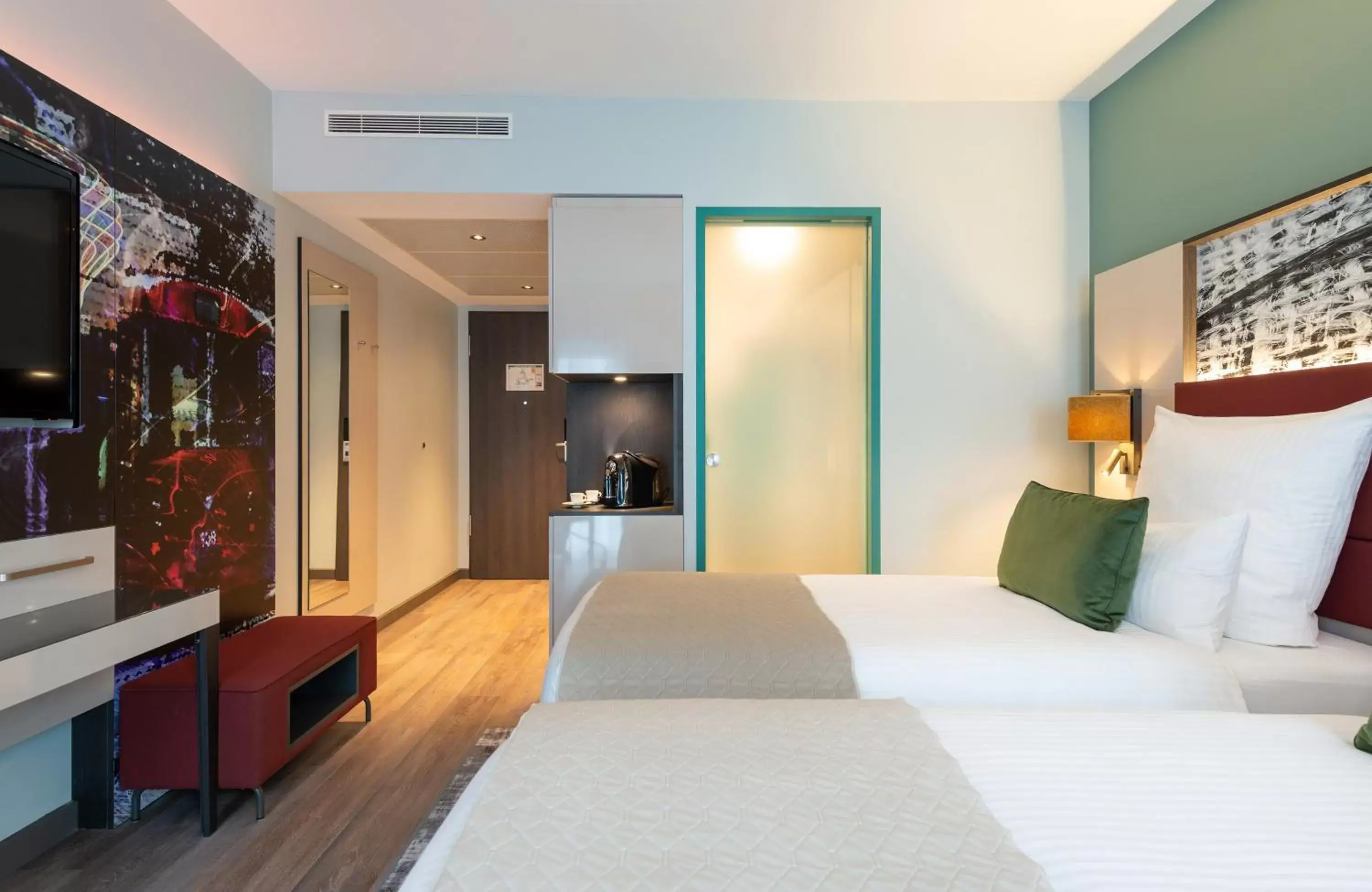 Photo of the whole room, Bed in Leonardo Hotel Augsburg Photo of the whole room, Bed in Leonardo Hotel Augsburg