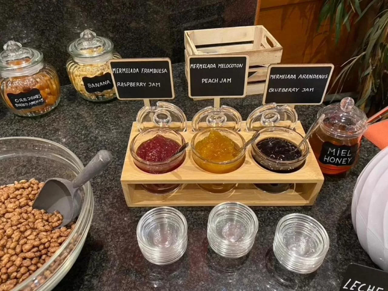 Buffet breakfast in Hotel Oasis