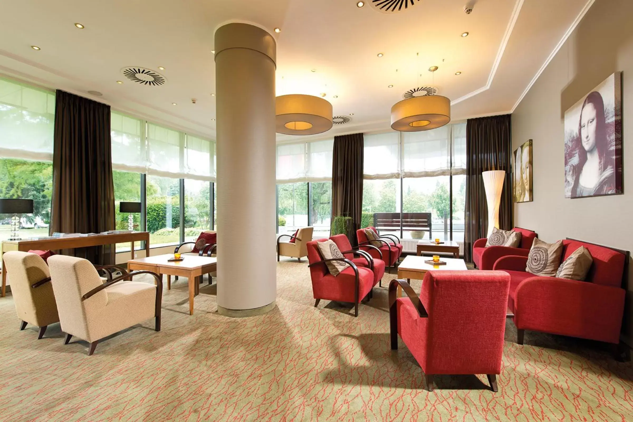 Lounge or bar in Leonardo Hotel Mönchengladbach