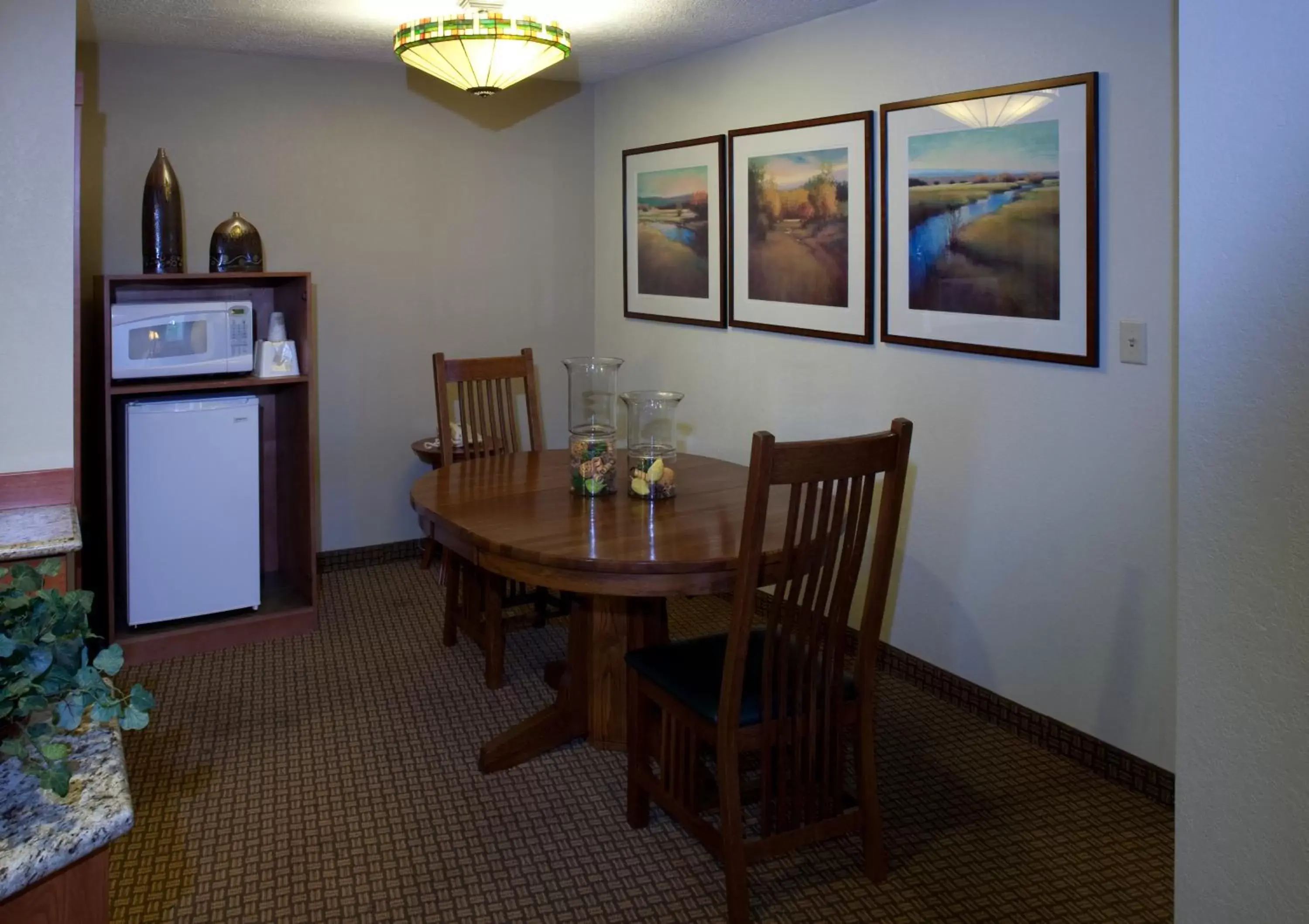 Guests, Dining Area in Best Western Plus High Country Inn
