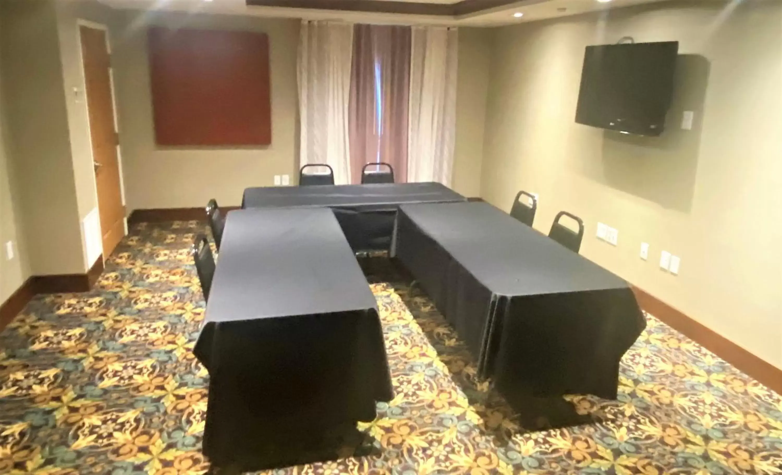 Meeting/conference room in Staybridge Suites Great Falls, an IHG Hotel