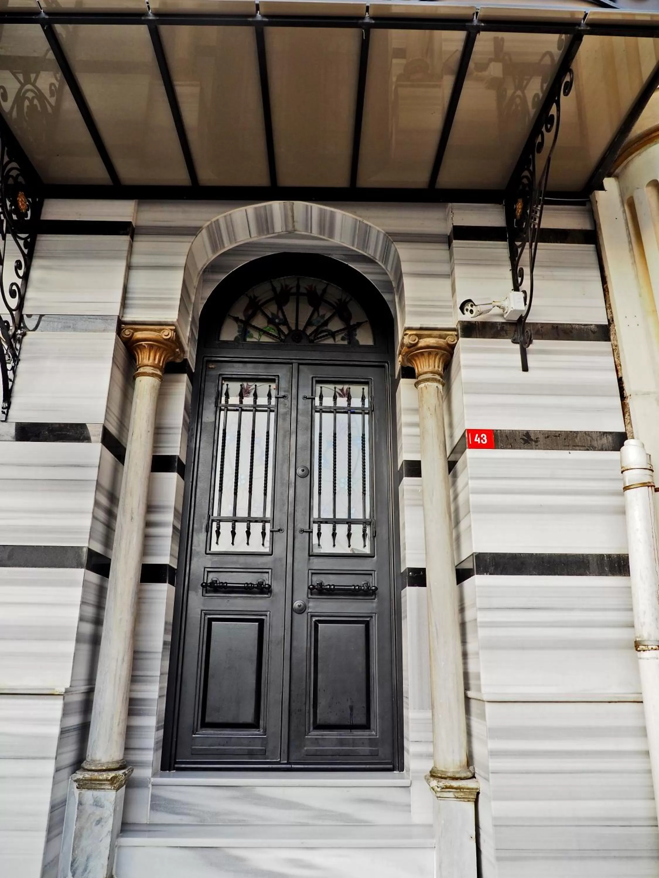 Facade/entrance in Nusretbey Hotel