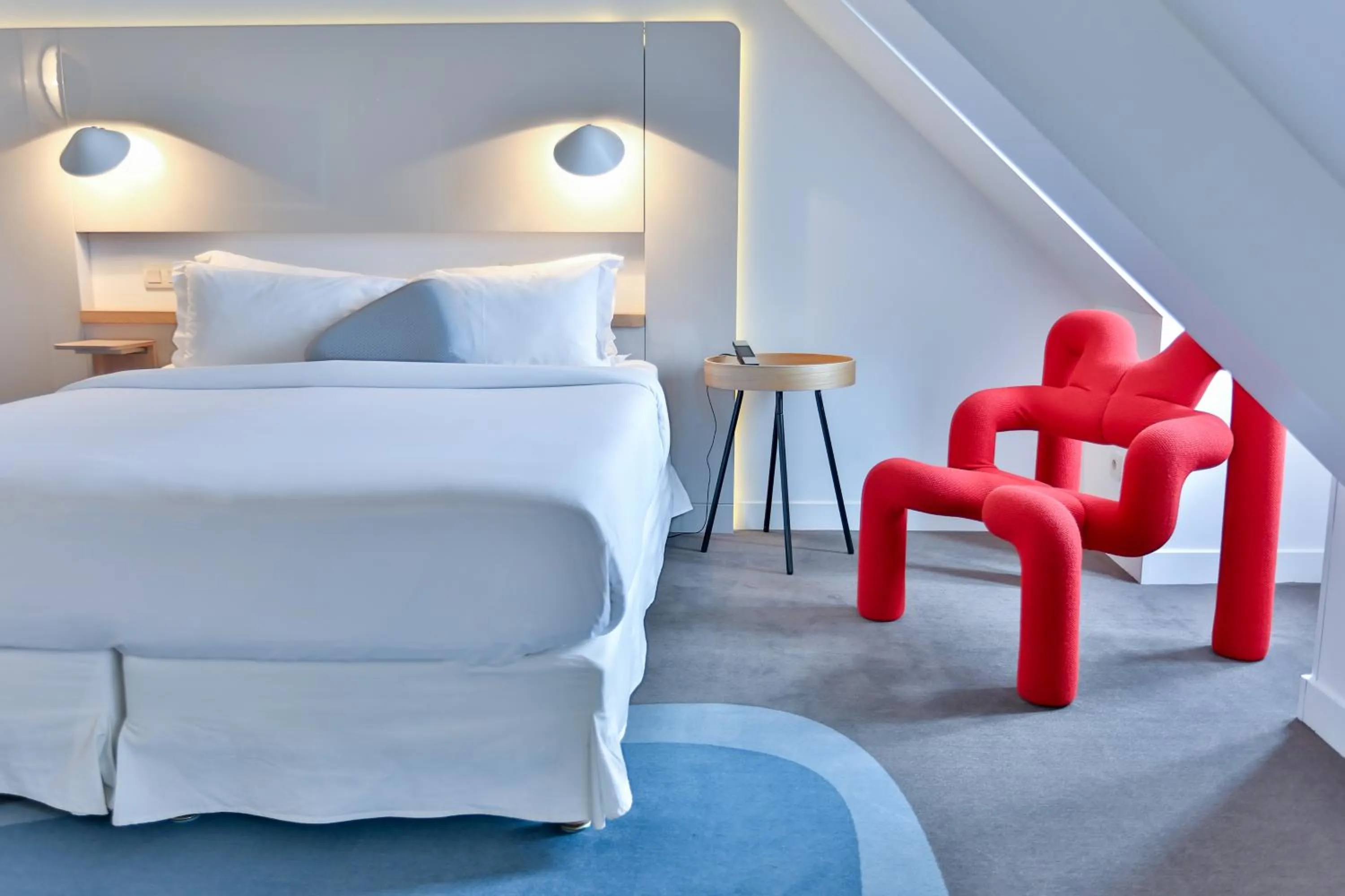 Bed in Hôtel Le Marcel Paris Gare de l'Est