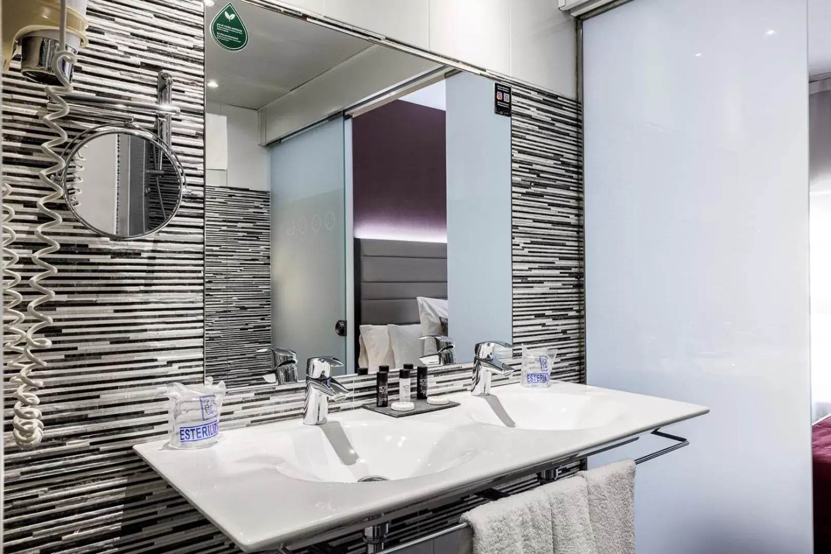 Bathroom in Hotel Ronda Lesseps