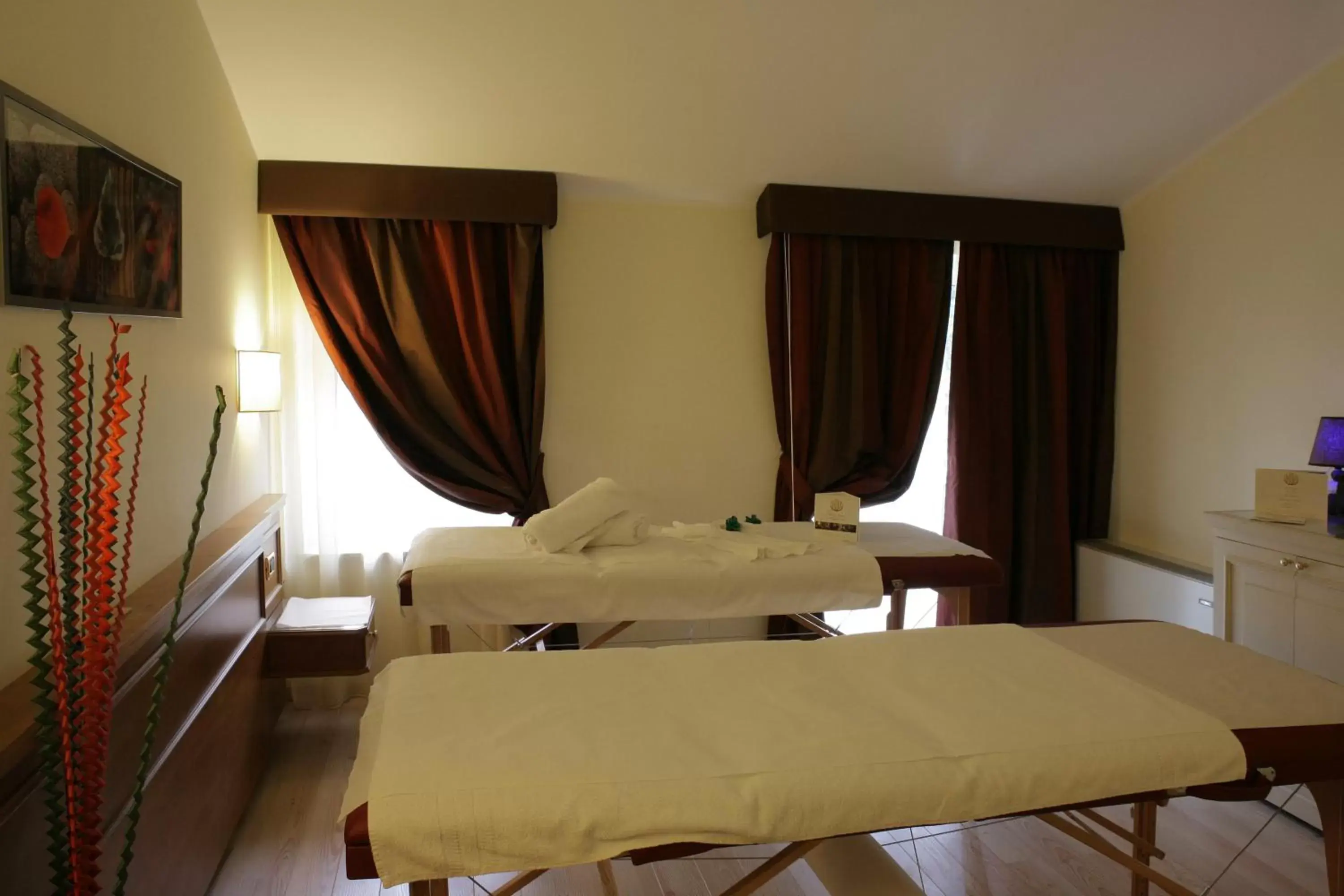 Spa and wellness centre/facilities, Bed in Hotel Valentino