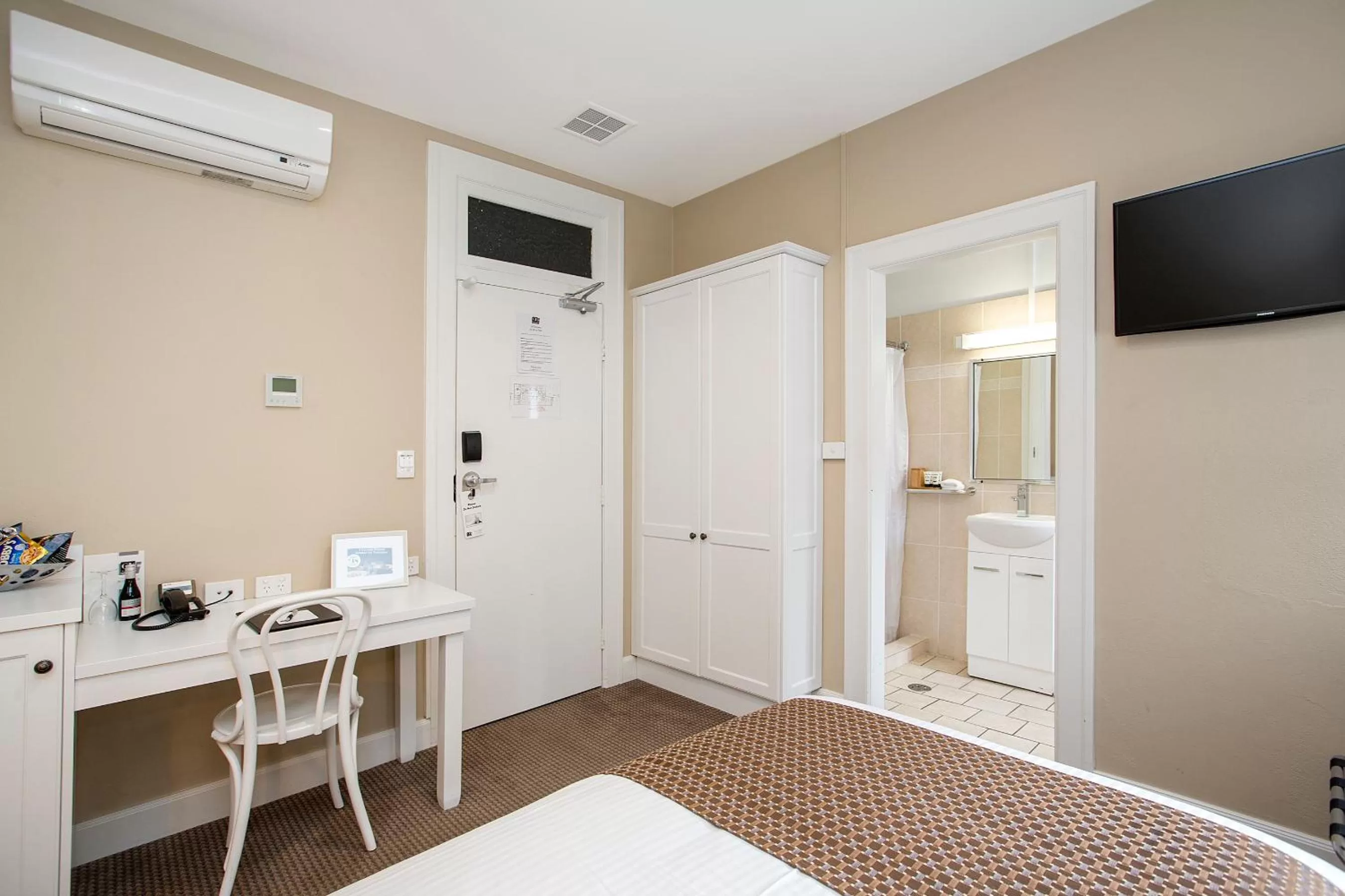 Classic Single Room in CH Boutique Hotel & Apartments, an Ascend Collection Hotel