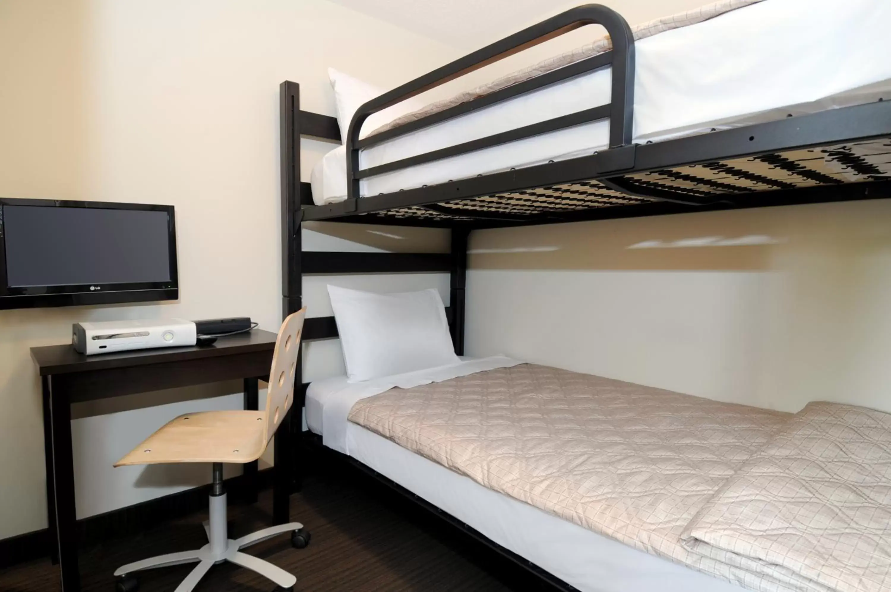 Bed, Bunk Bed in Super 8 by Wyndham Peterborough