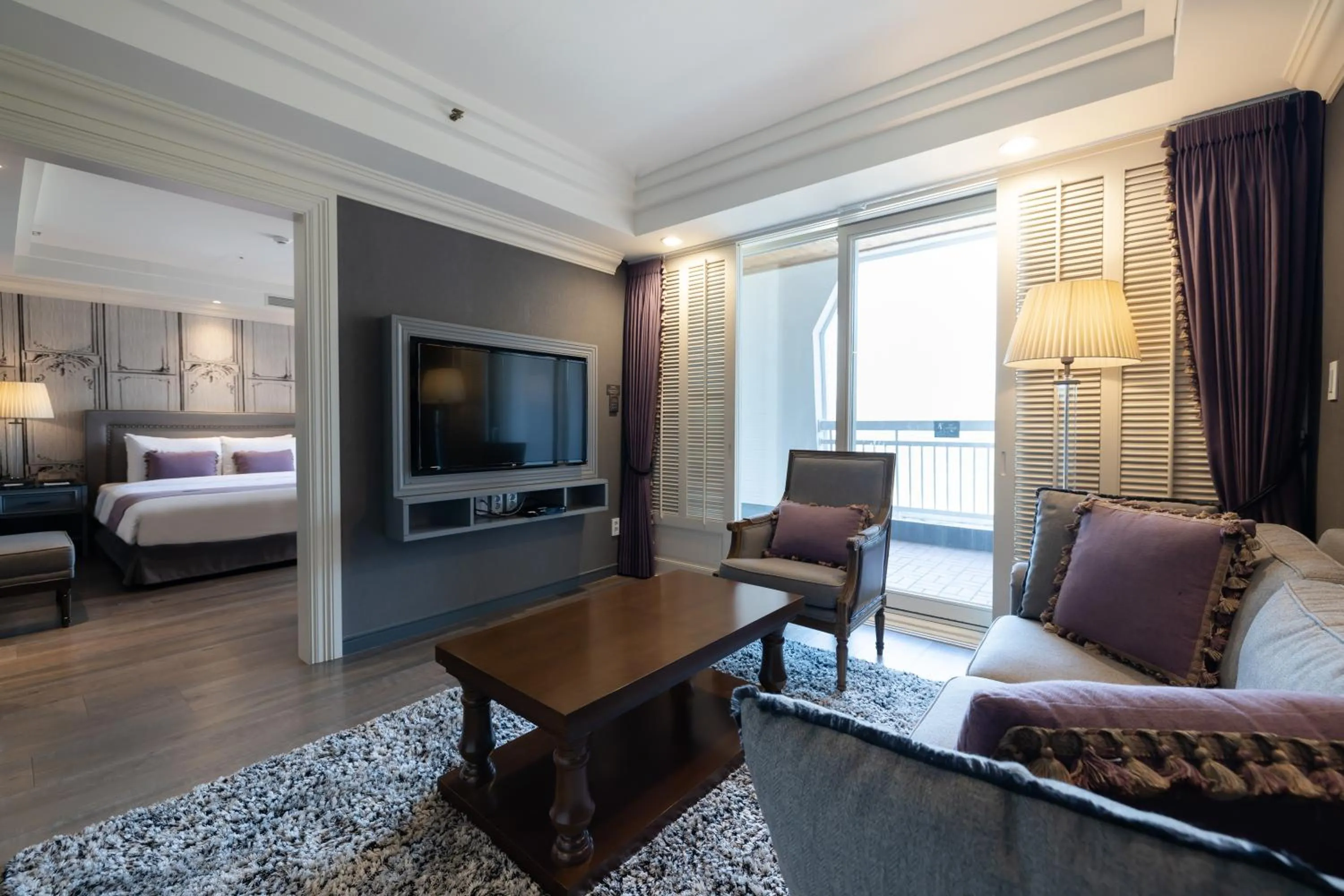 Living room, Bed in Kensington Hotel Pyeongchang