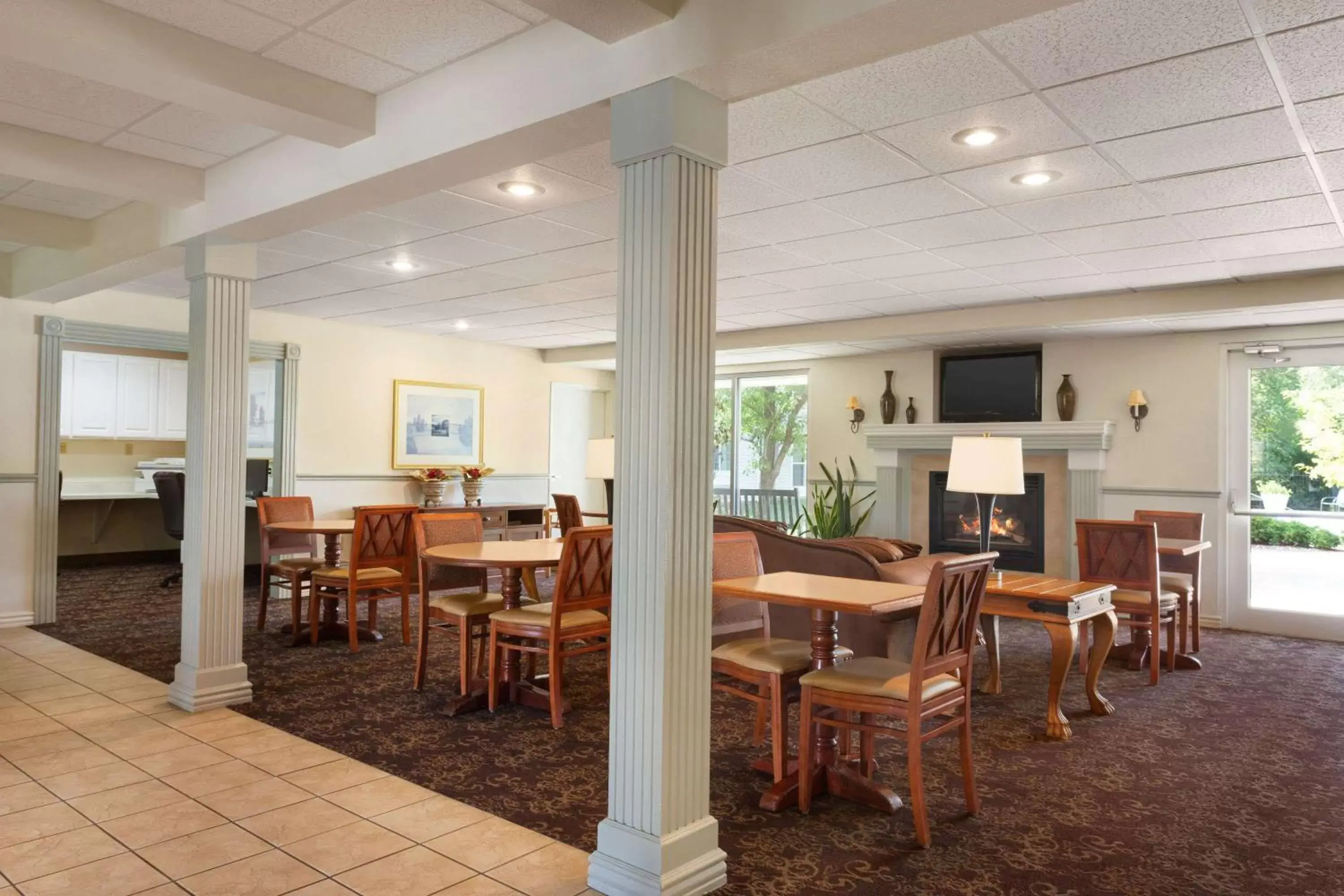 Lobby or reception, Restaurant/Places to Eat in Baymont by Wyndham Wichita East
