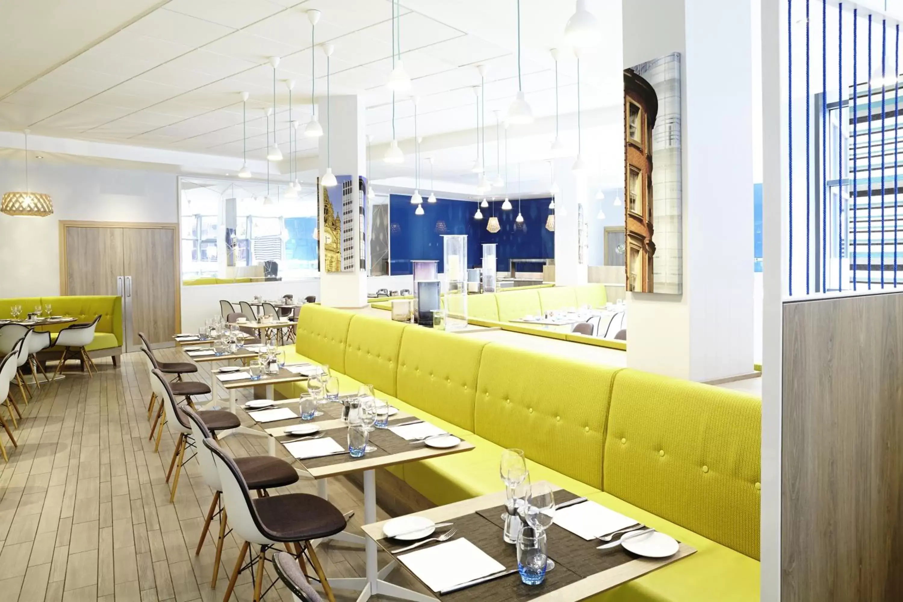 Restaurant/Places to Eat in Novotel Manchester Centre