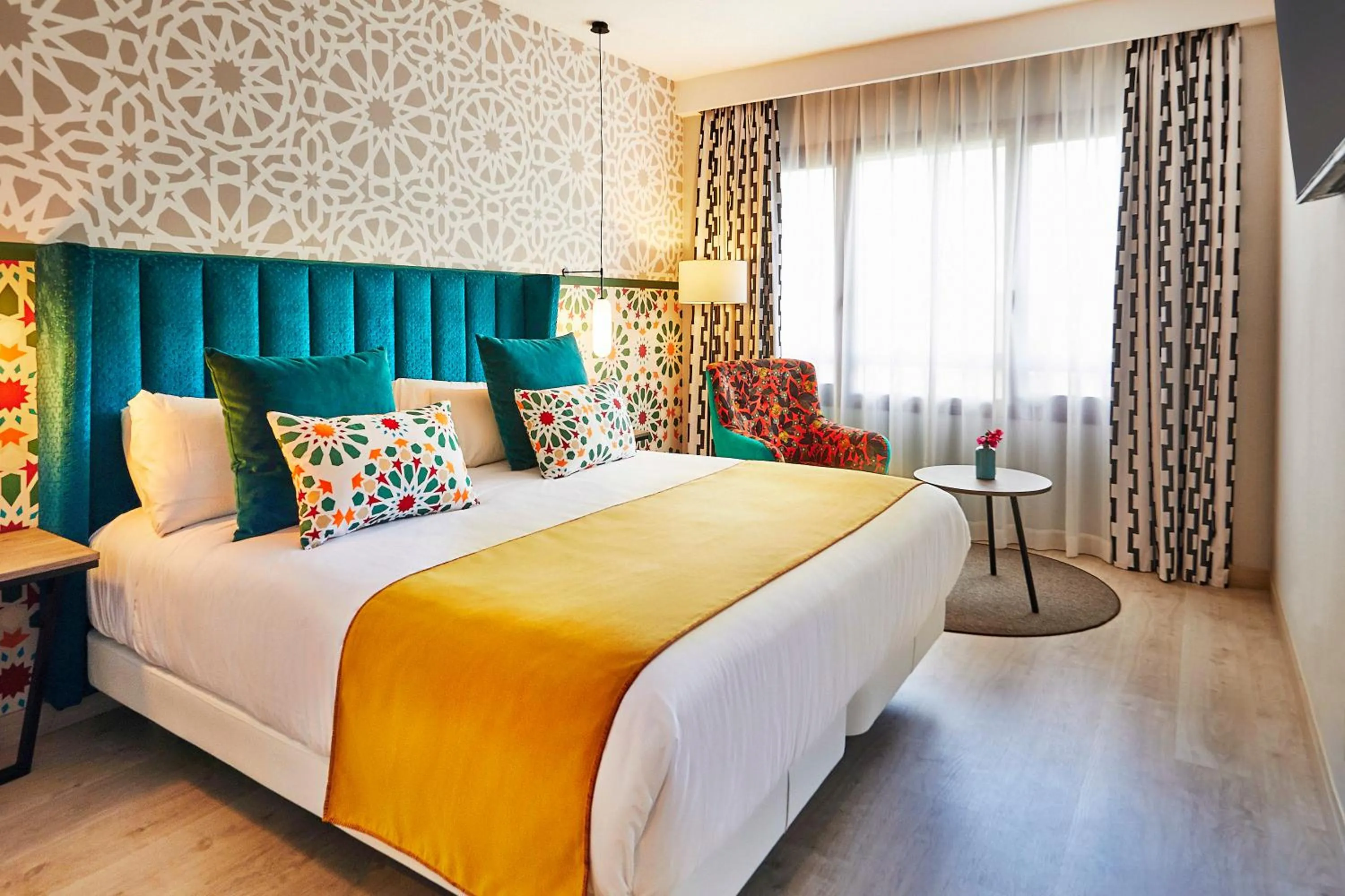 Photo of the whole room, Bed in Hesperia Sevilla