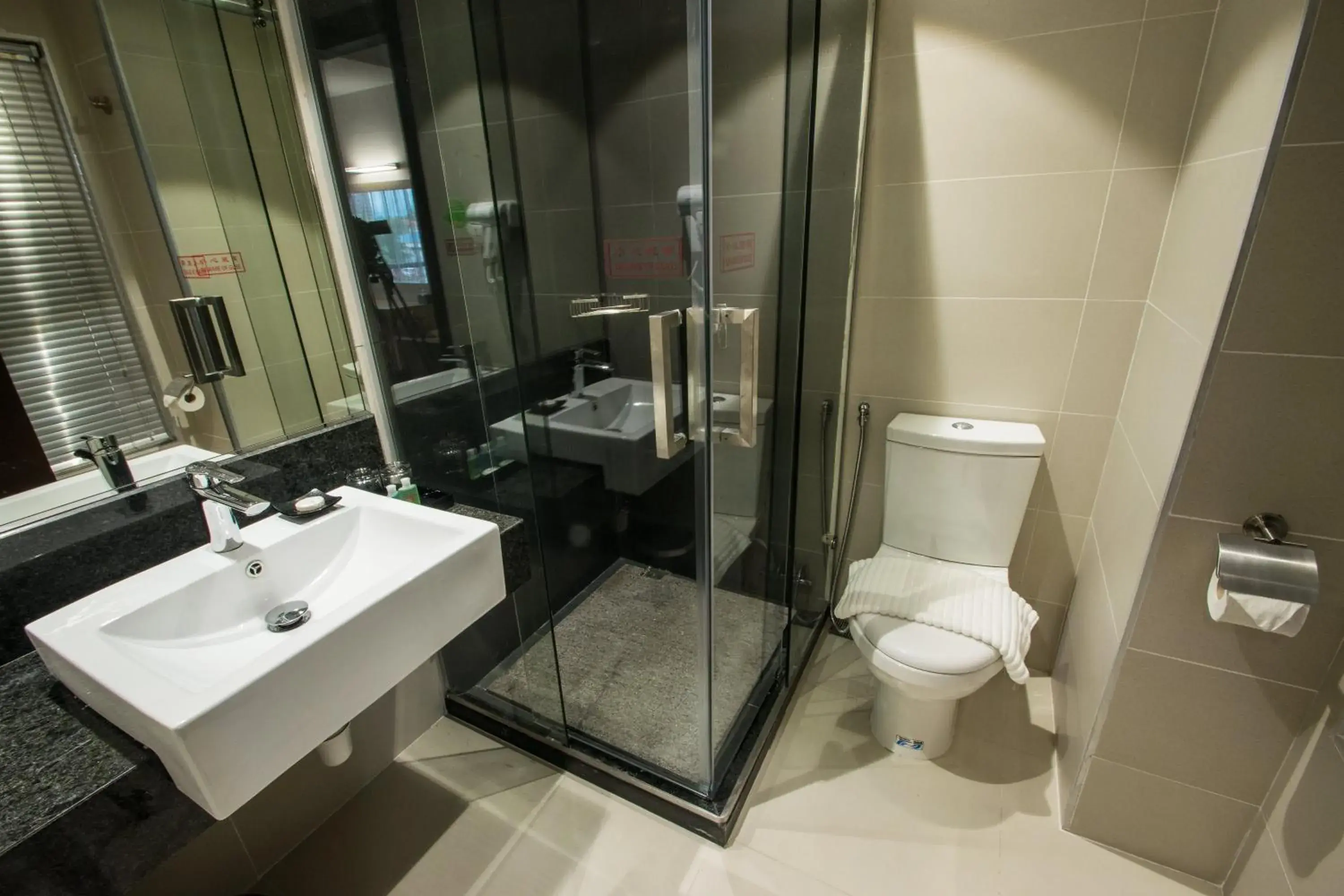 Bathroom in Hotel Labuan Point