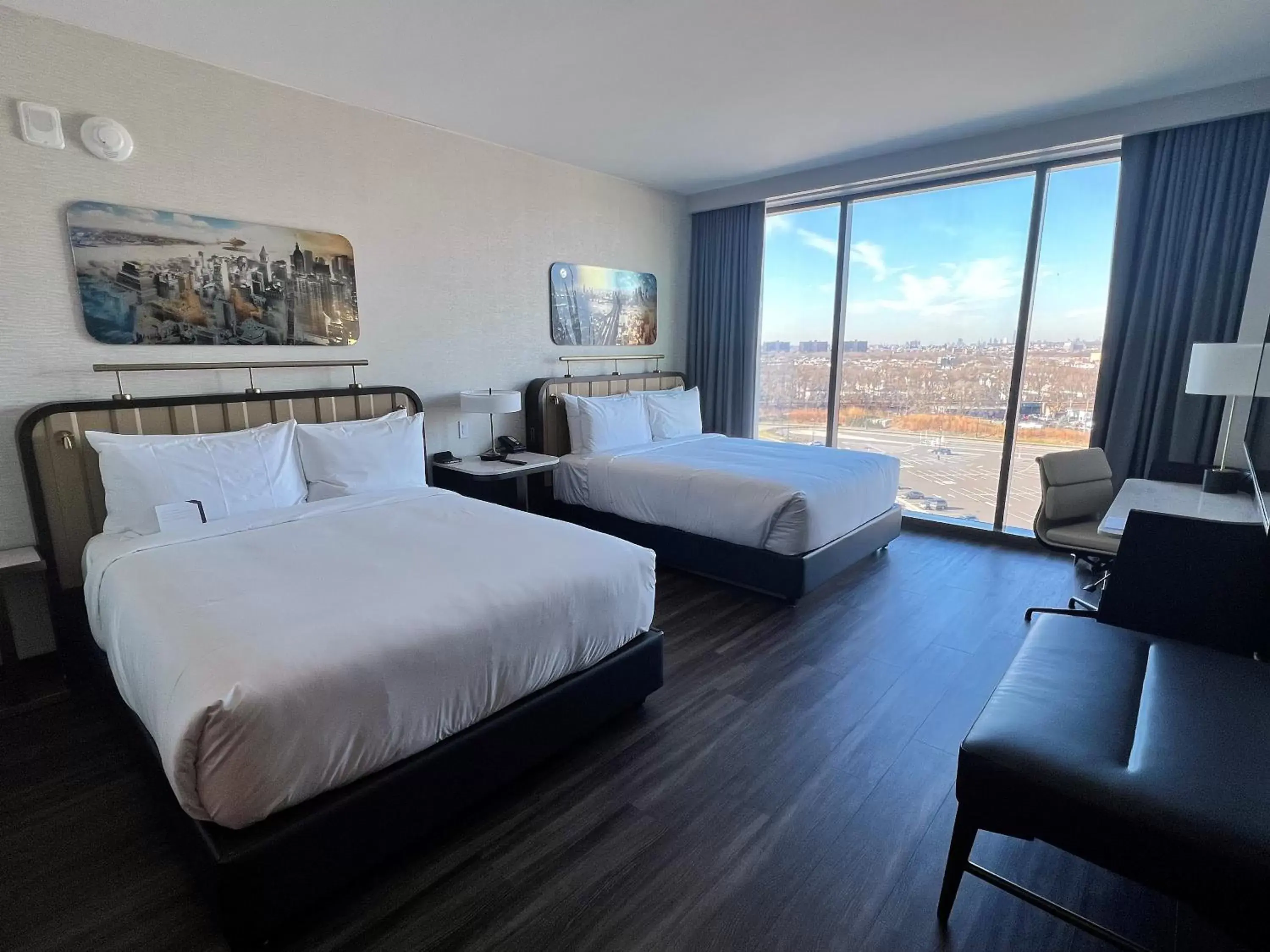 Bedroom in Hyatt Regency JFK Airport at Resorts World New York