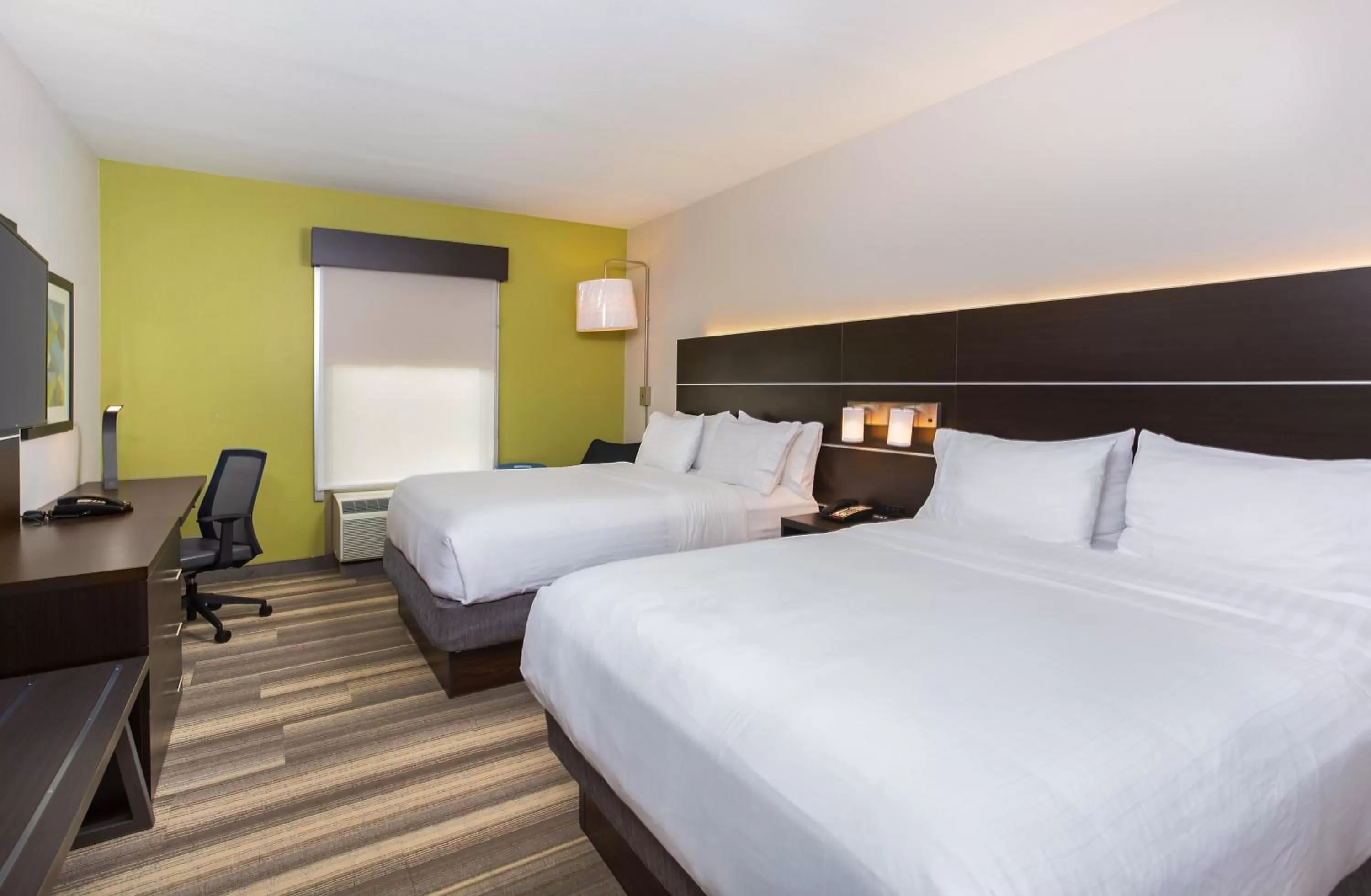 Photo of the whole room, Bed in Holiday Inn Express & Suites Morristown by IHG