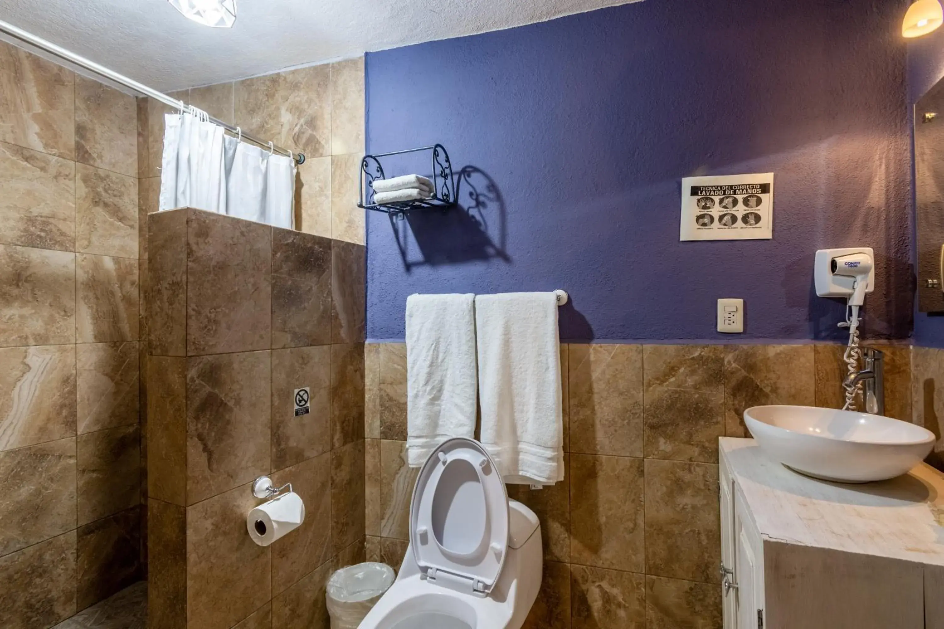 Bathroom in Hotel Casa Santamar