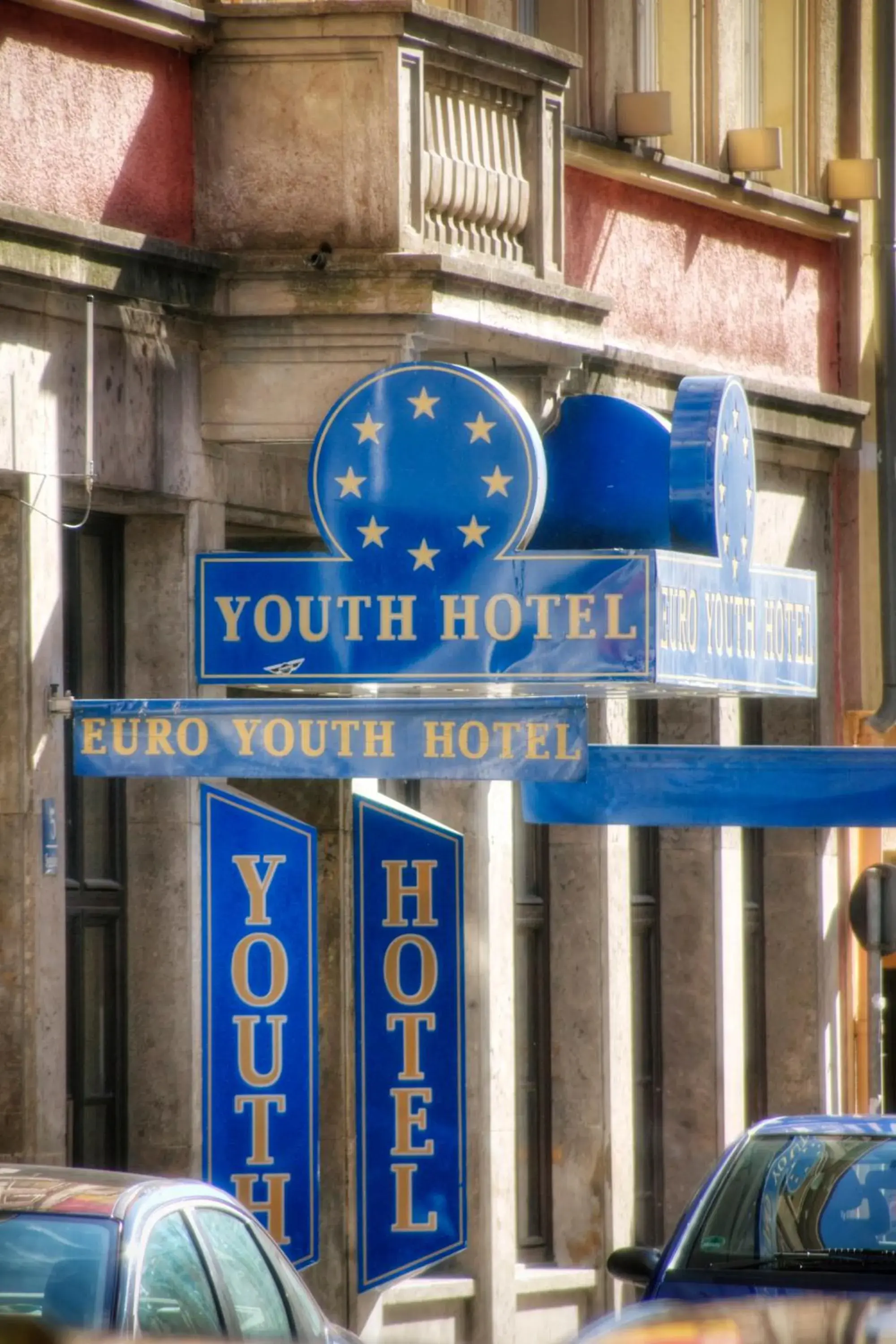 Facade/entrance in Euro Youth Hotel Munich