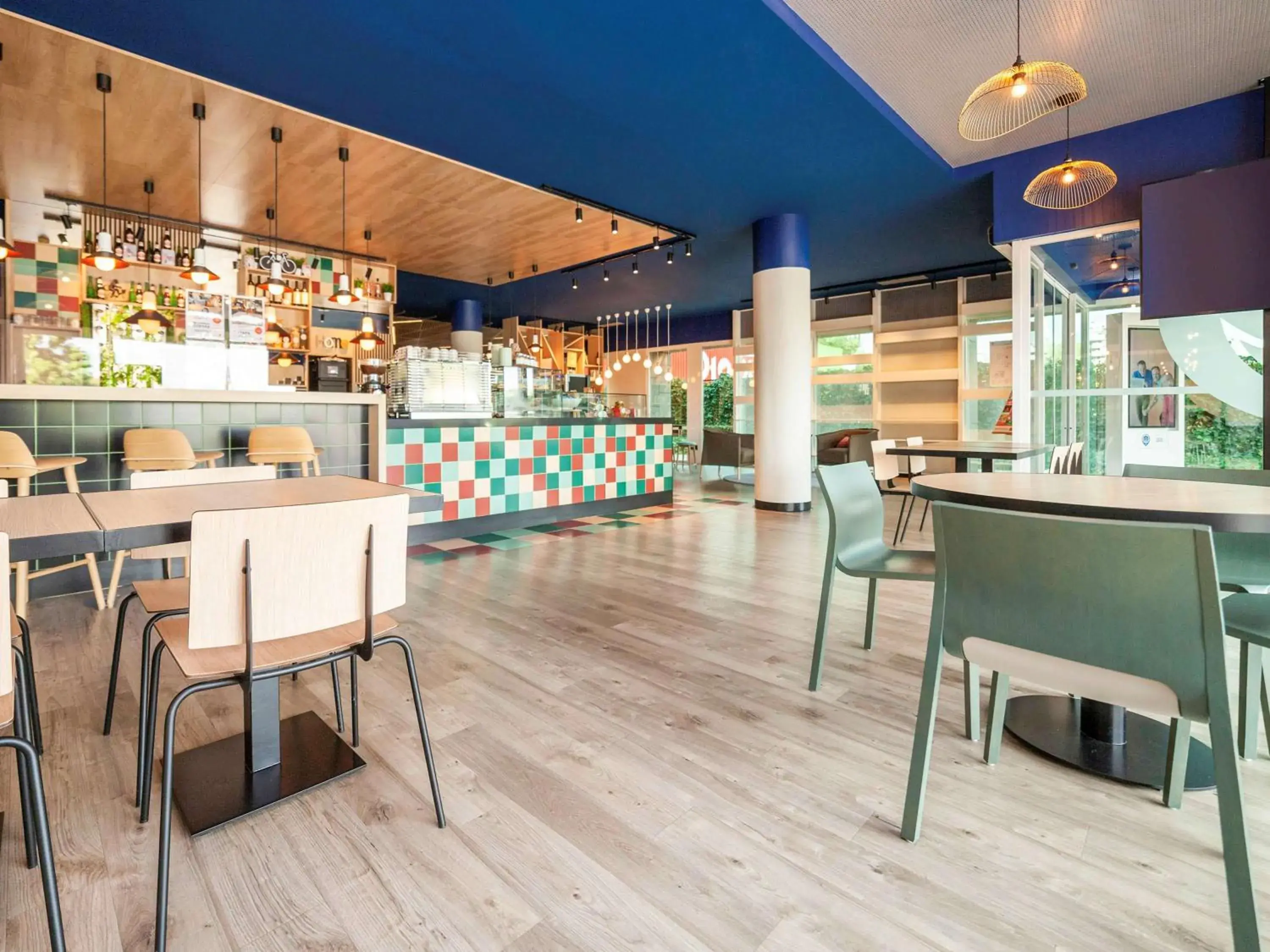 Lounge or bar, Restaurant/Places to Eat in  ibis Madrid Alcala de Henares La Garena