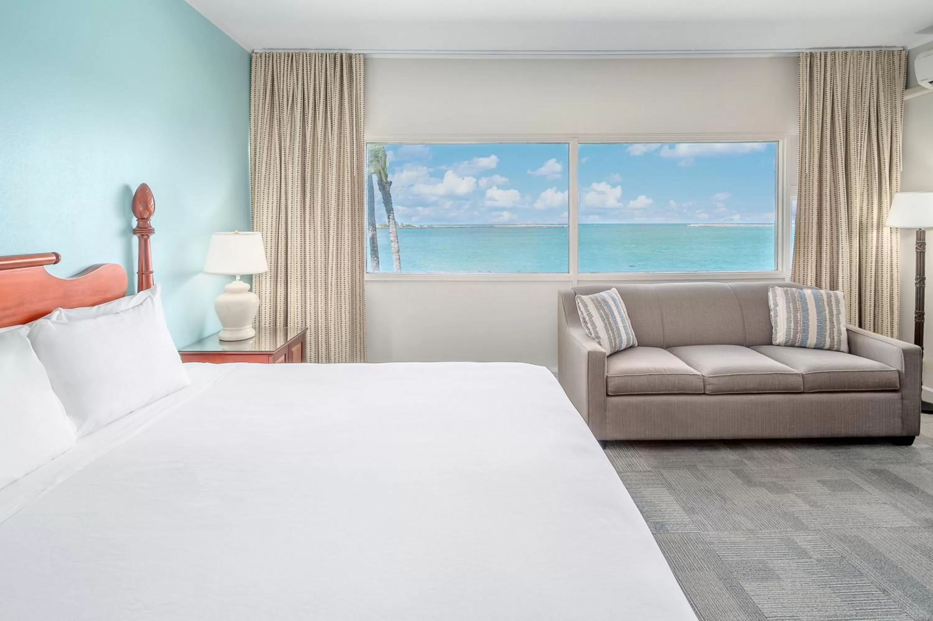 Bed in Maui Beach Hotel